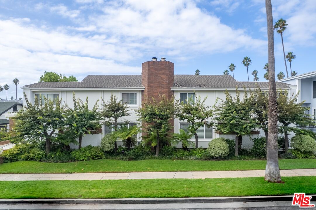 910 19th St Unit: 10