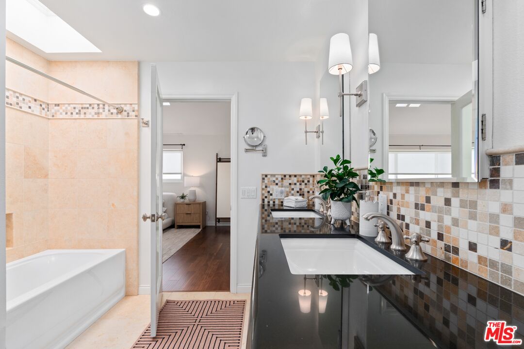 910 19th St Unit: 10
