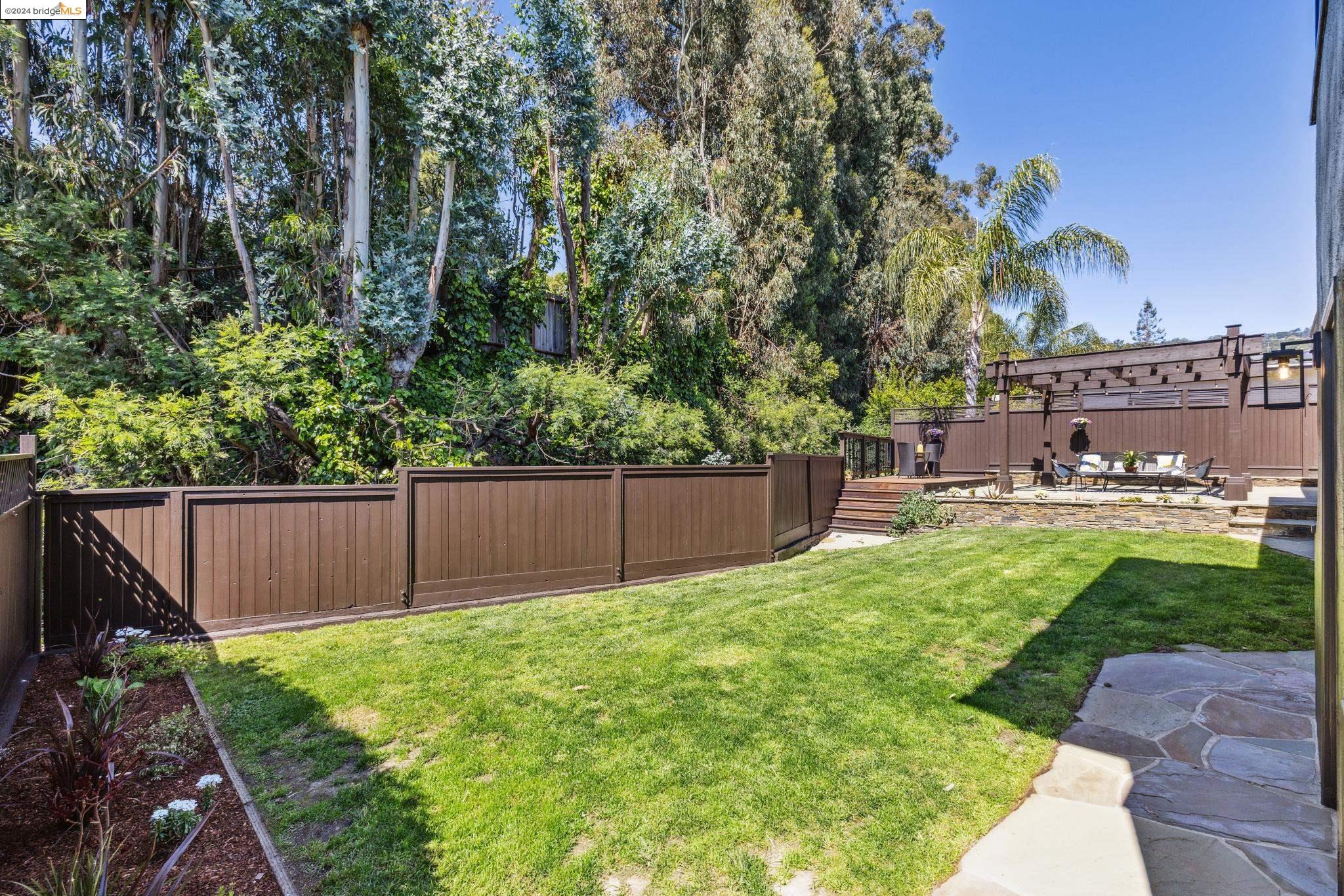 3815 Silverwood Ave
