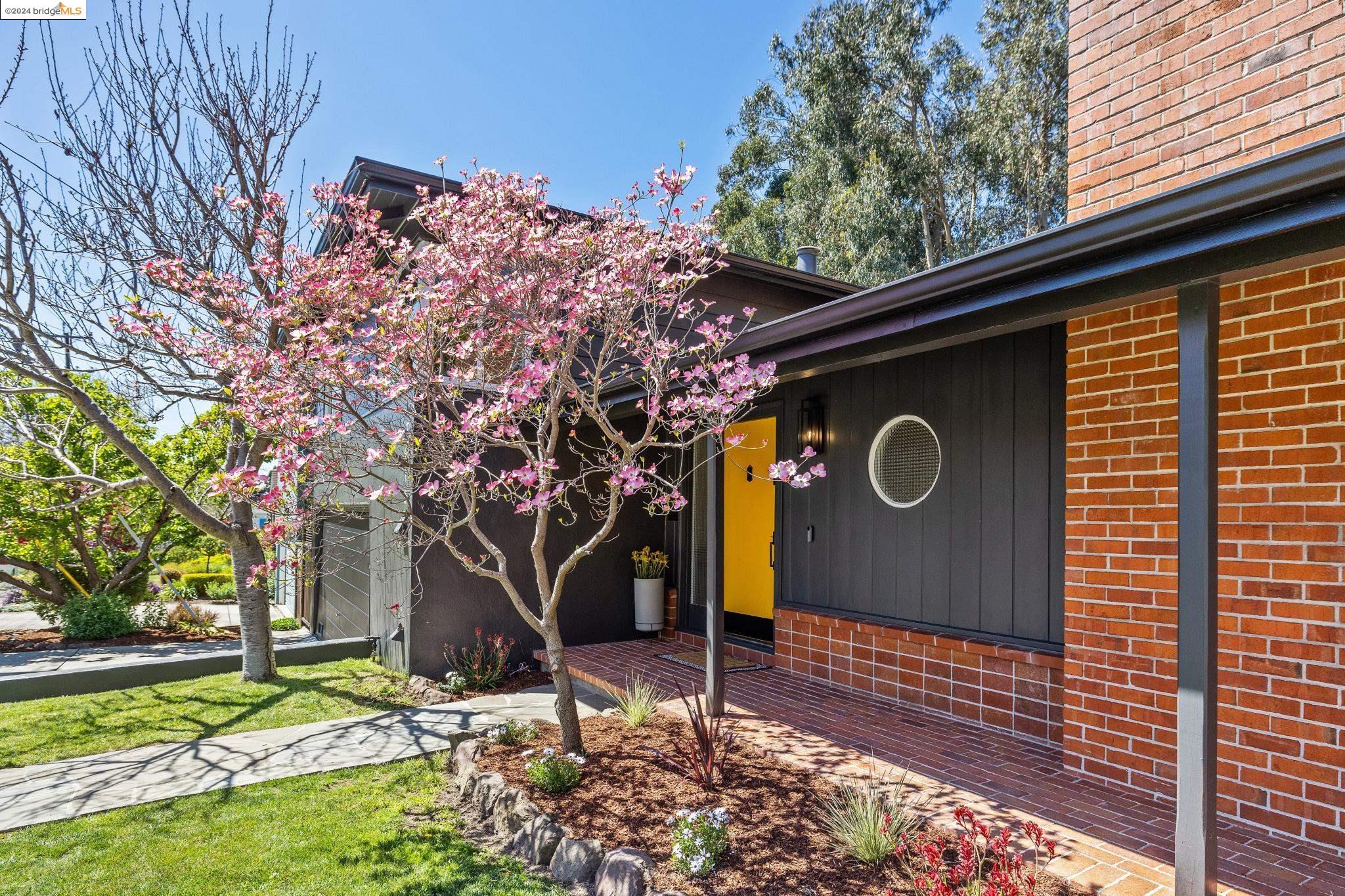 3815 Silverwood Ave
