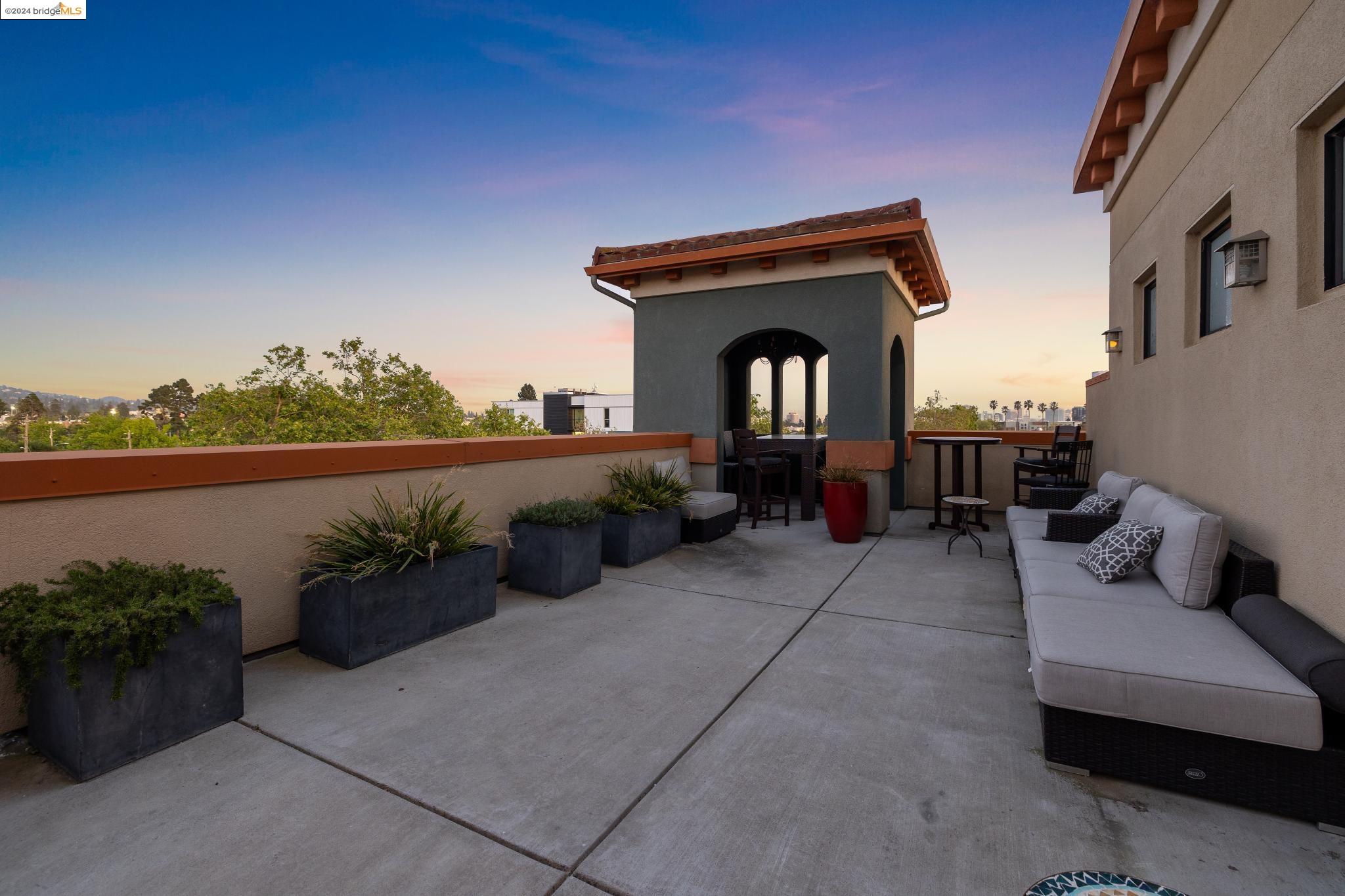 4811 Telegraph St # 502