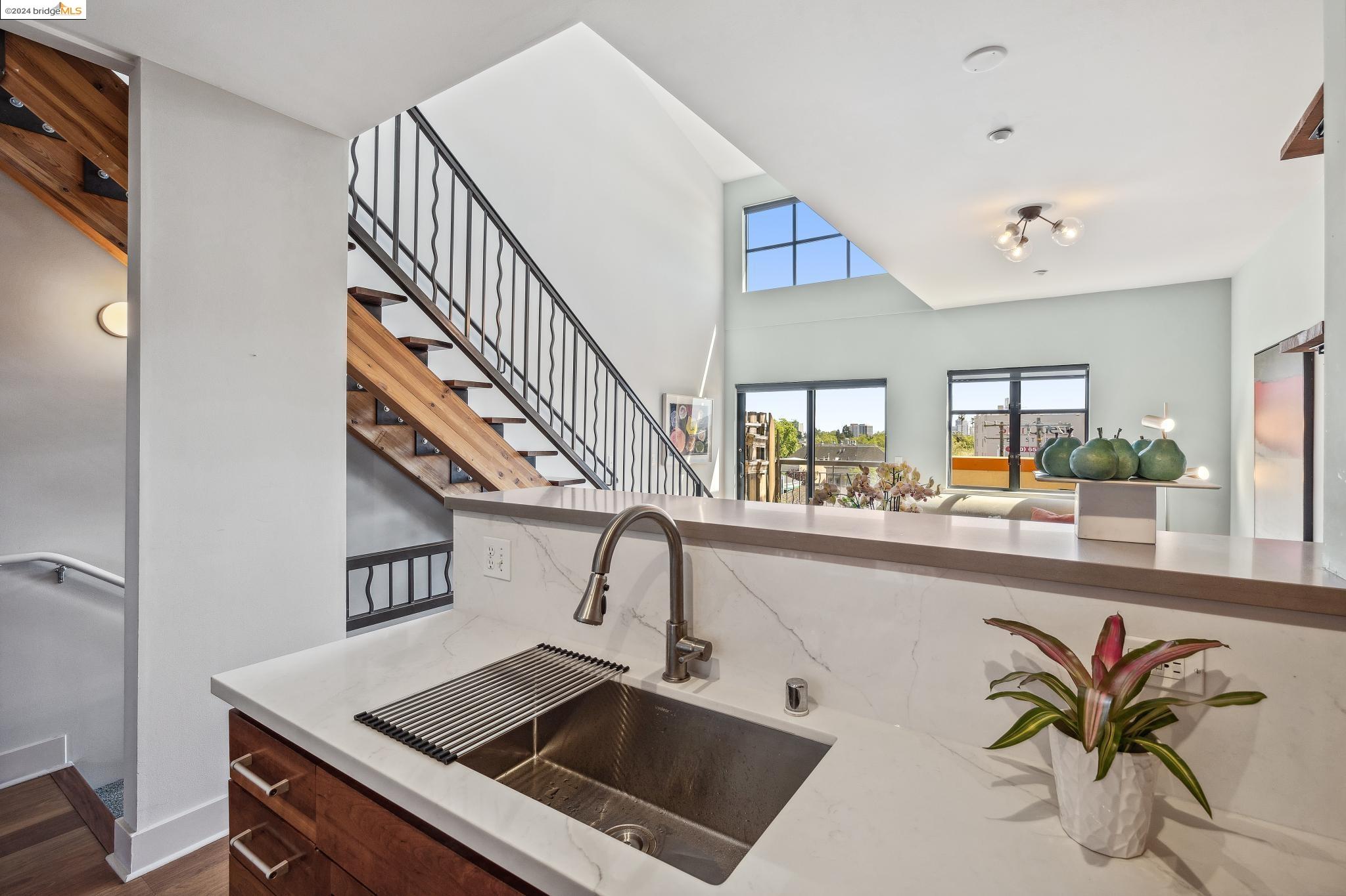 4811 Telegraph St # 502