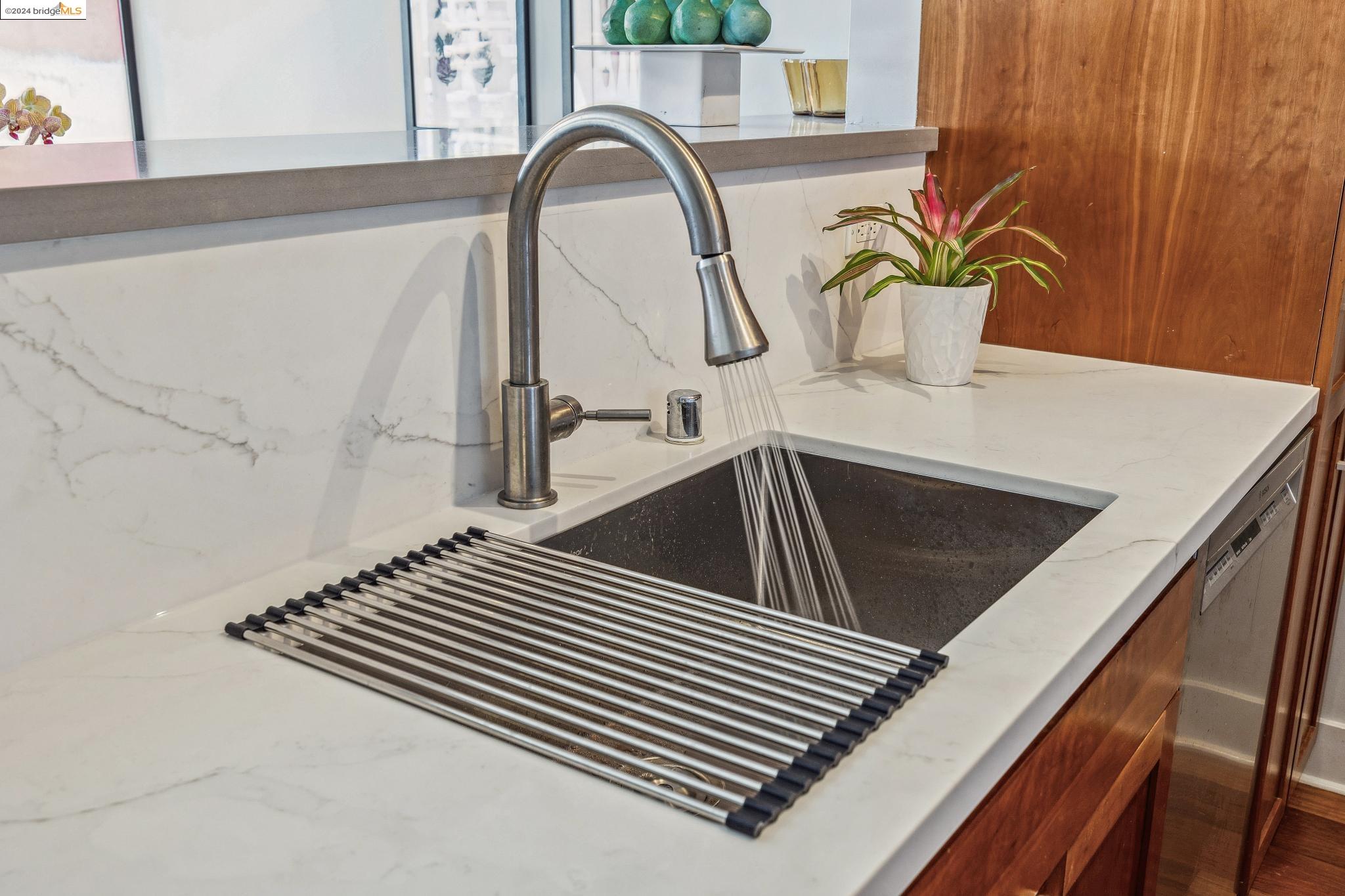 4811 Telegraph St # 502