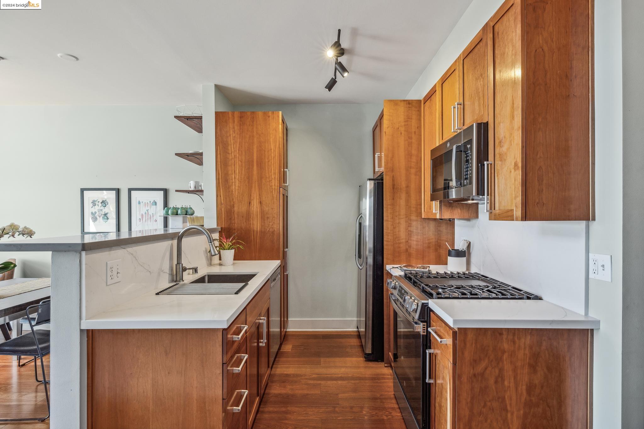 4811 Telegraph St # 502