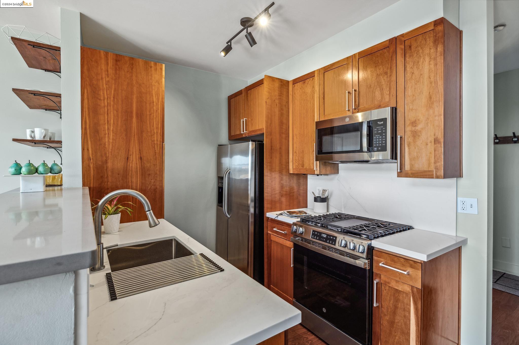 4811 Telegraph St # 502