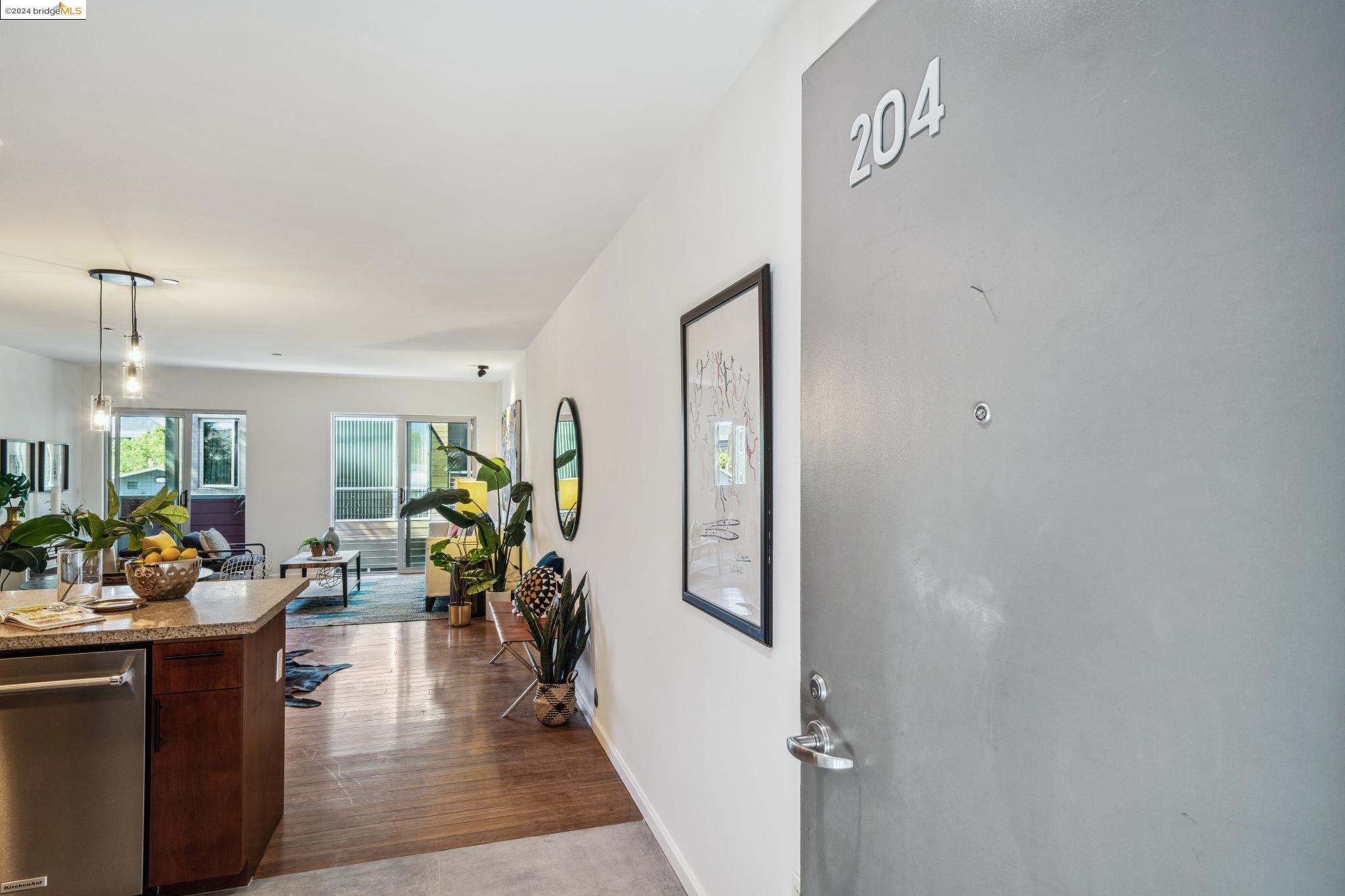 414 40Th St # 204
