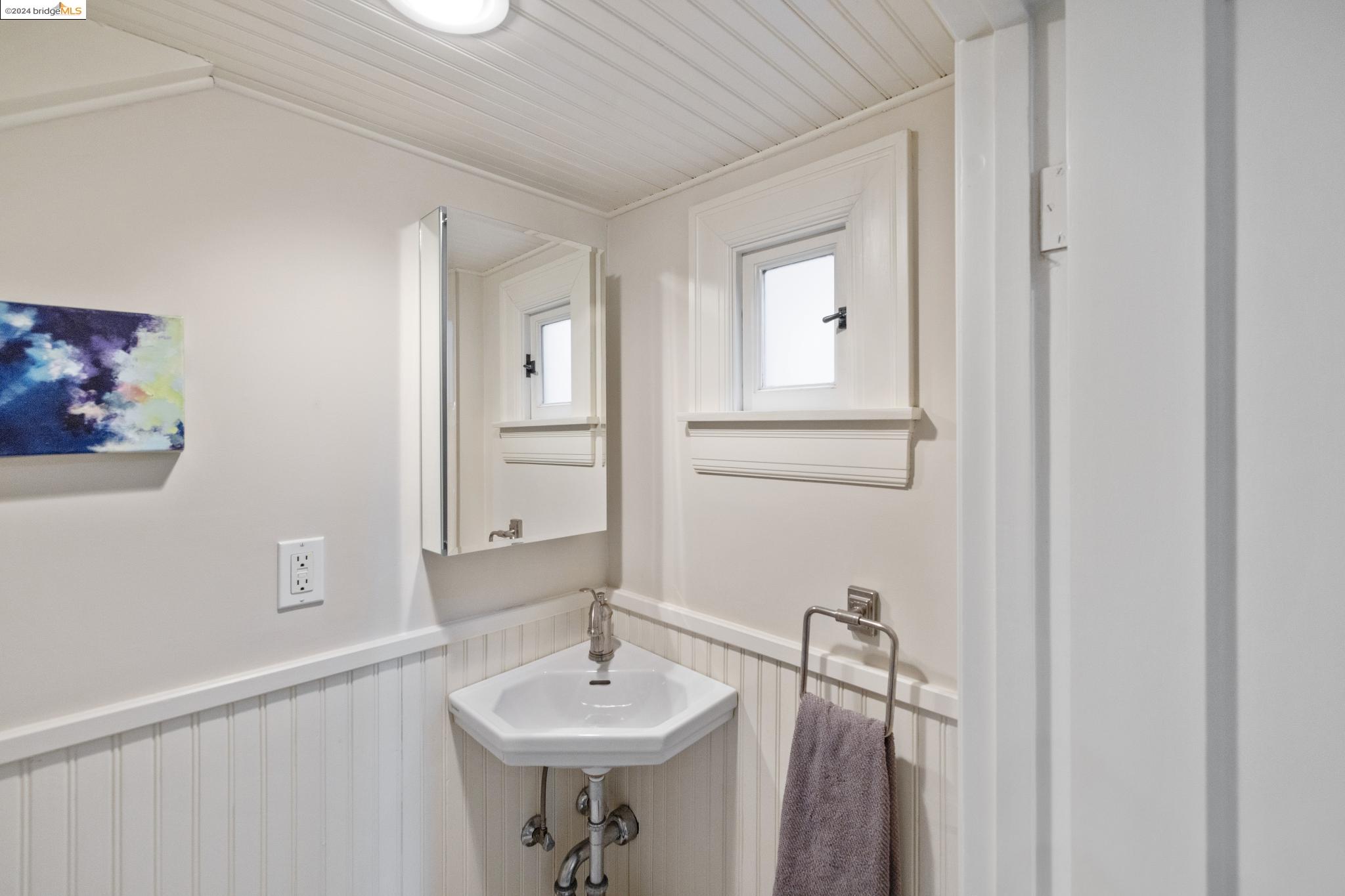 5657 Amy Dr