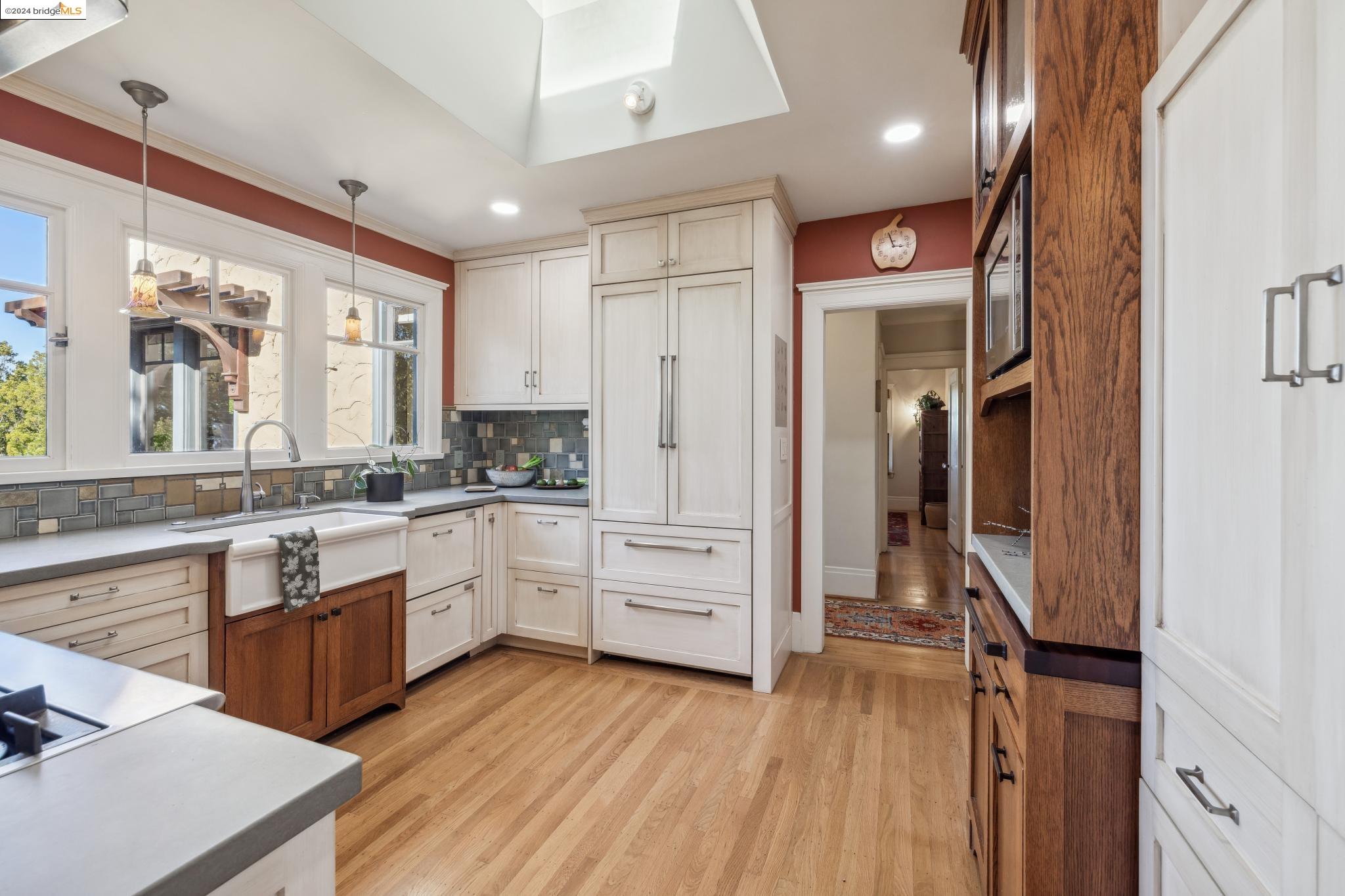 5657 Amy Dr