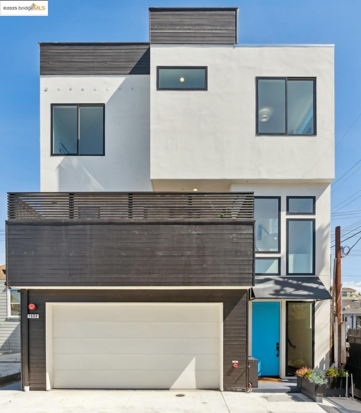 1608 32nd St