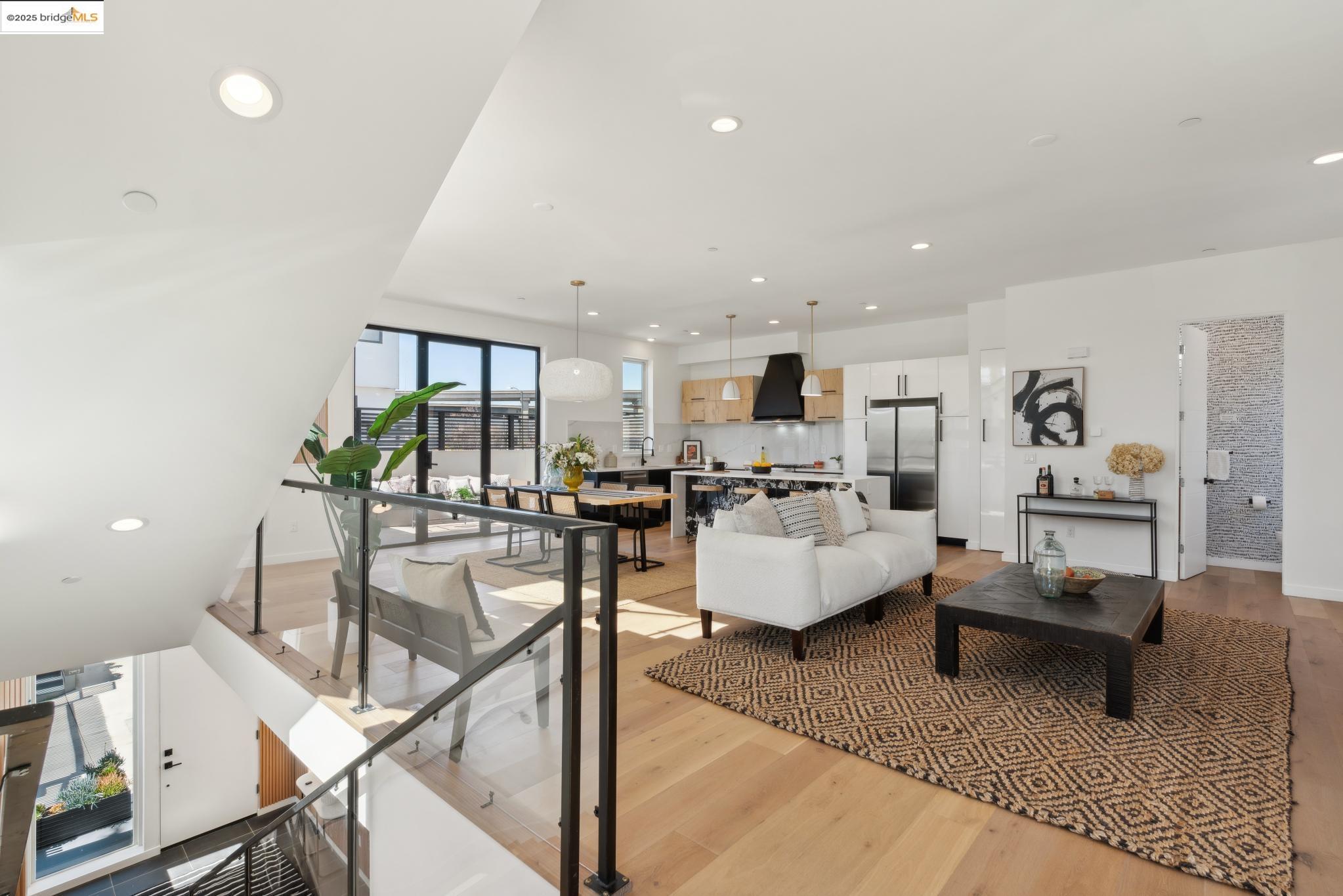 1608 32nd St