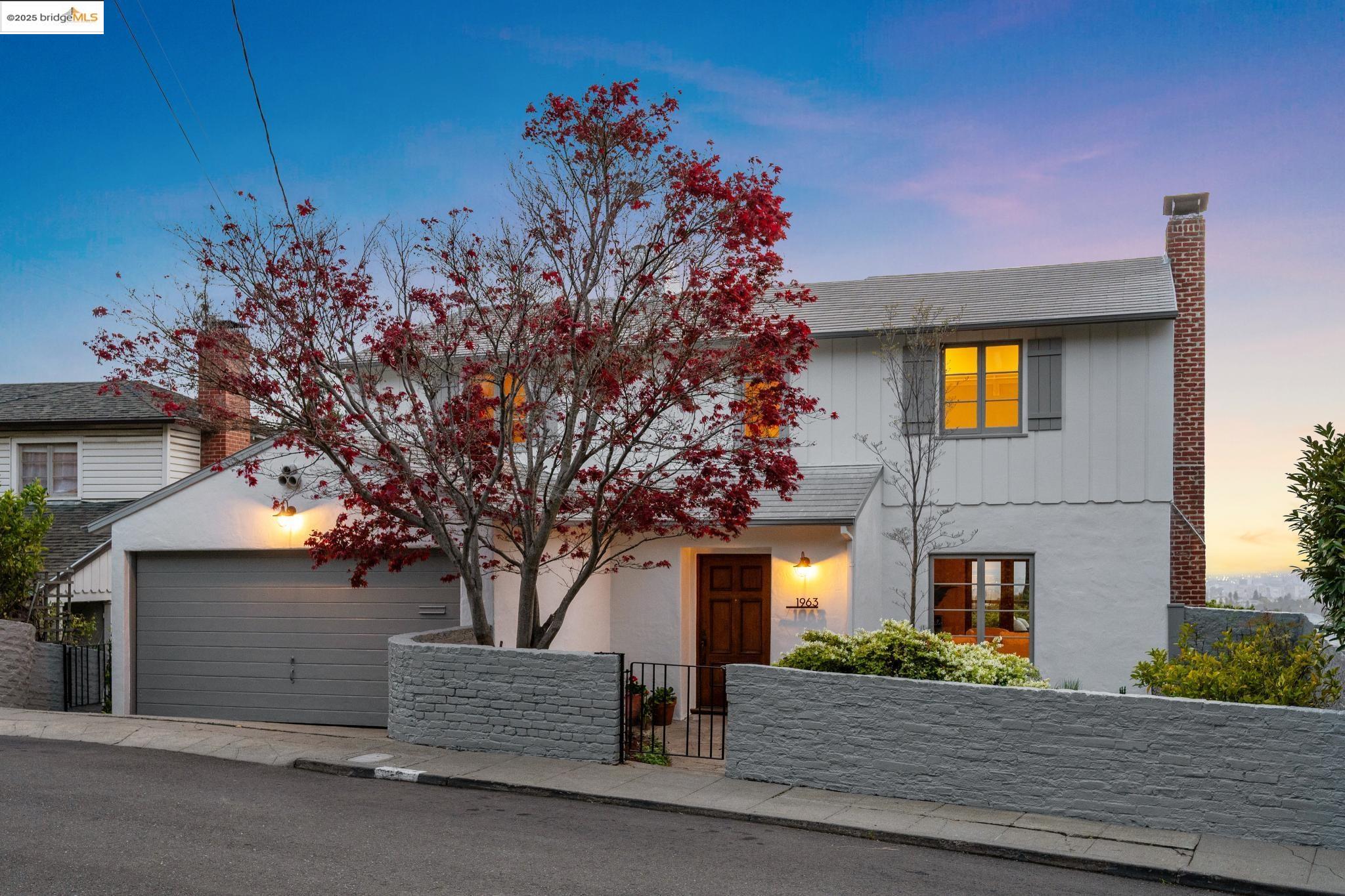 1963 Oakview Dr