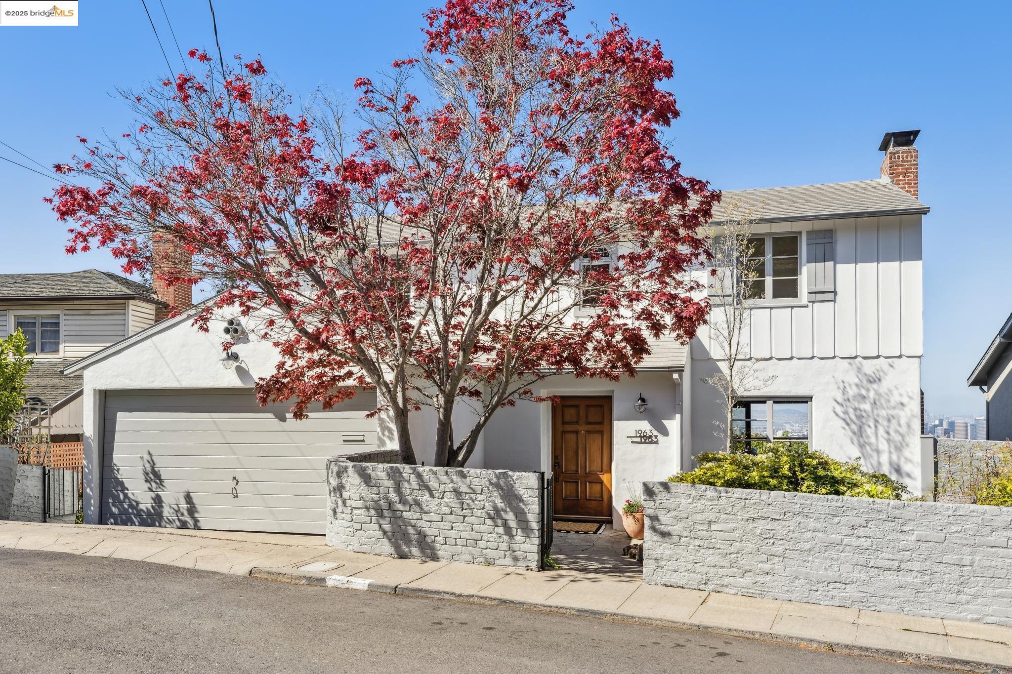 1963 Oakview Dr