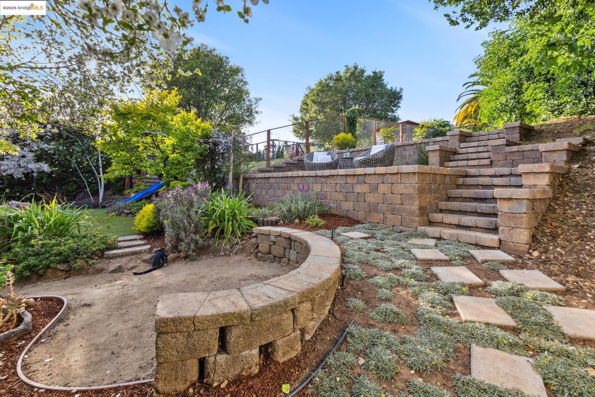 39 El Carmello Circle
