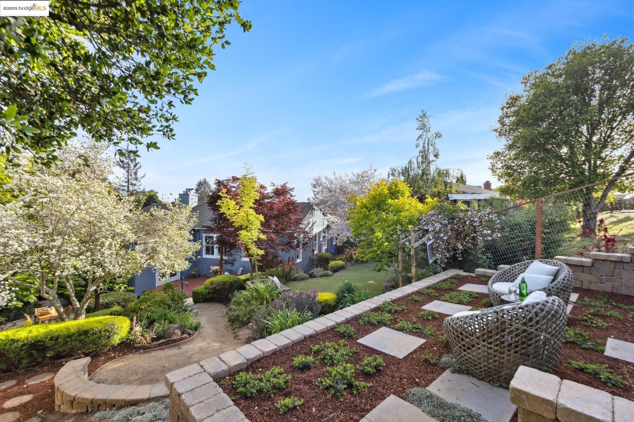 39 El Carmello Circle