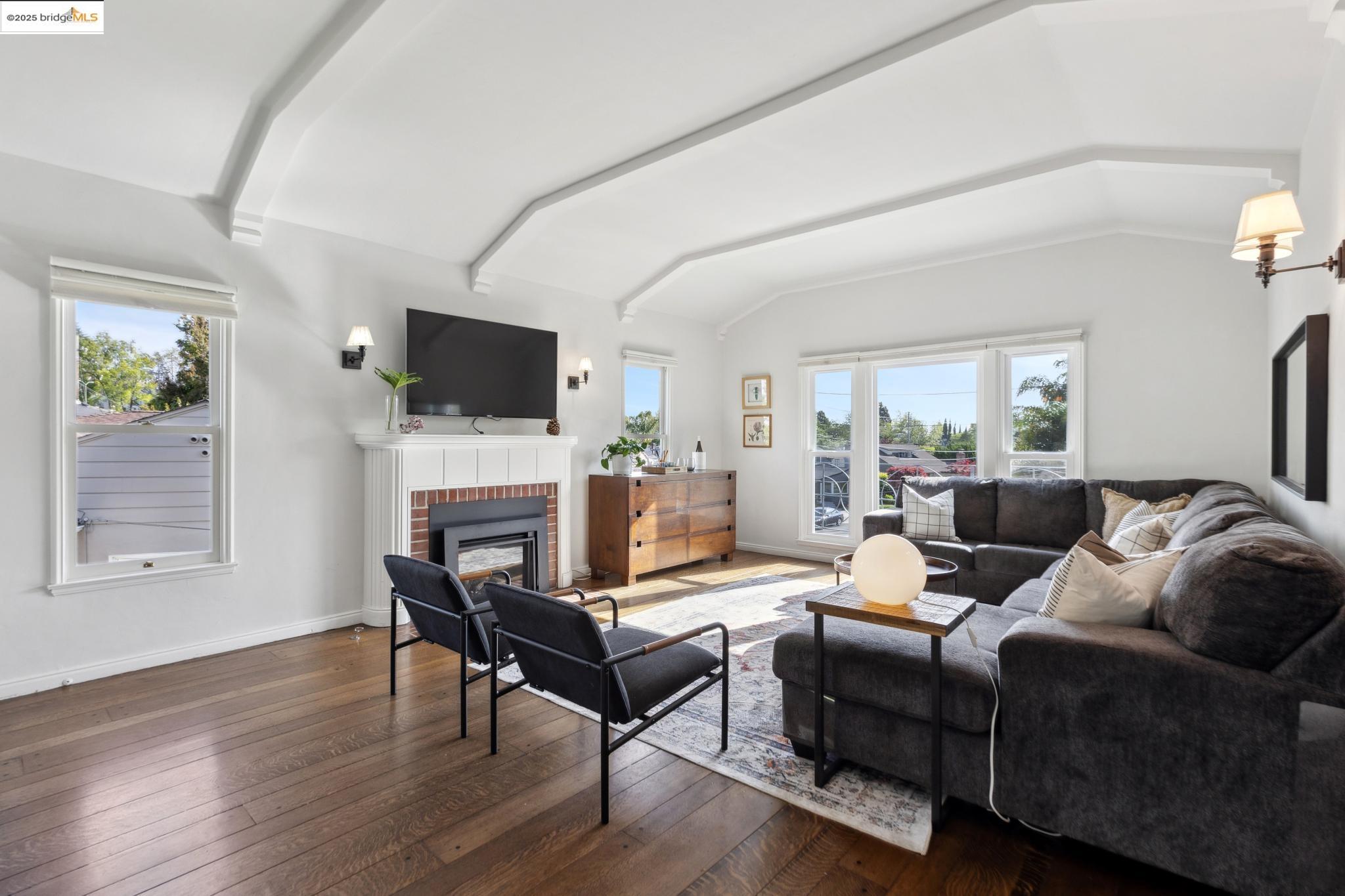 39 El Carmello Circle