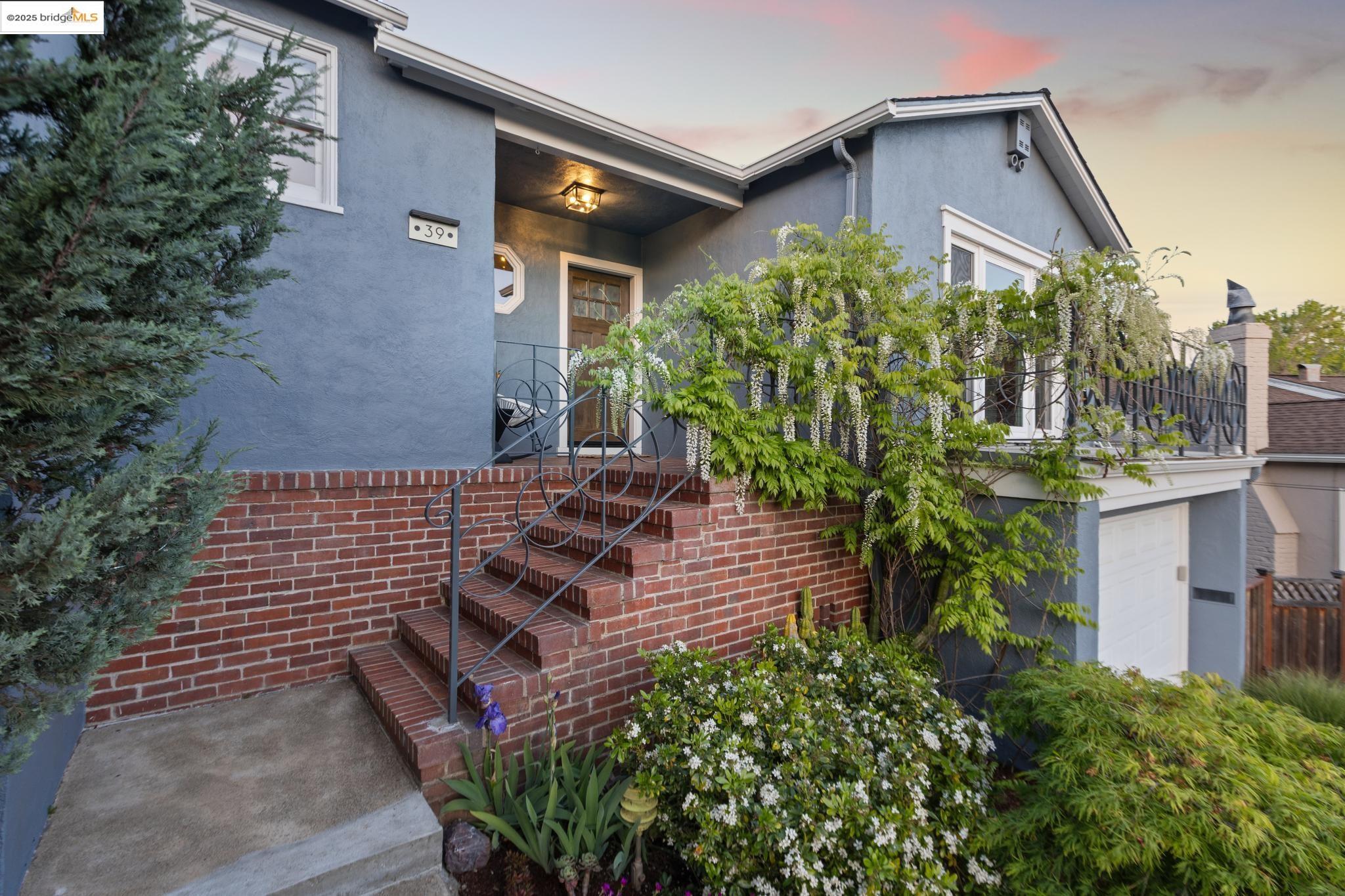 39 El Carmello Circle