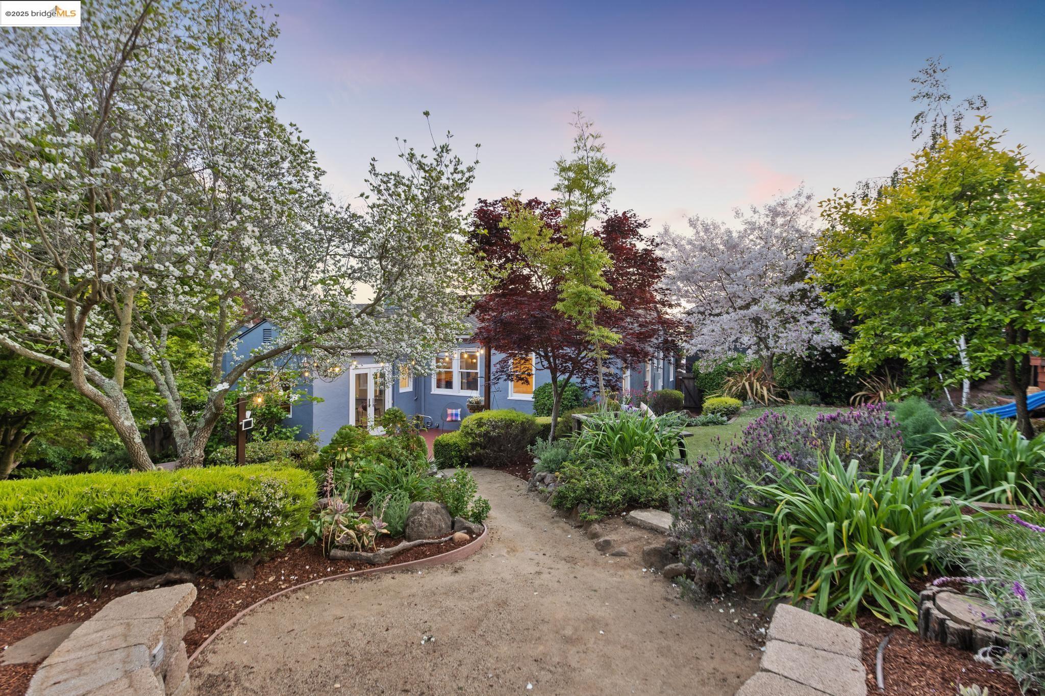 39 El Carmello Circle
