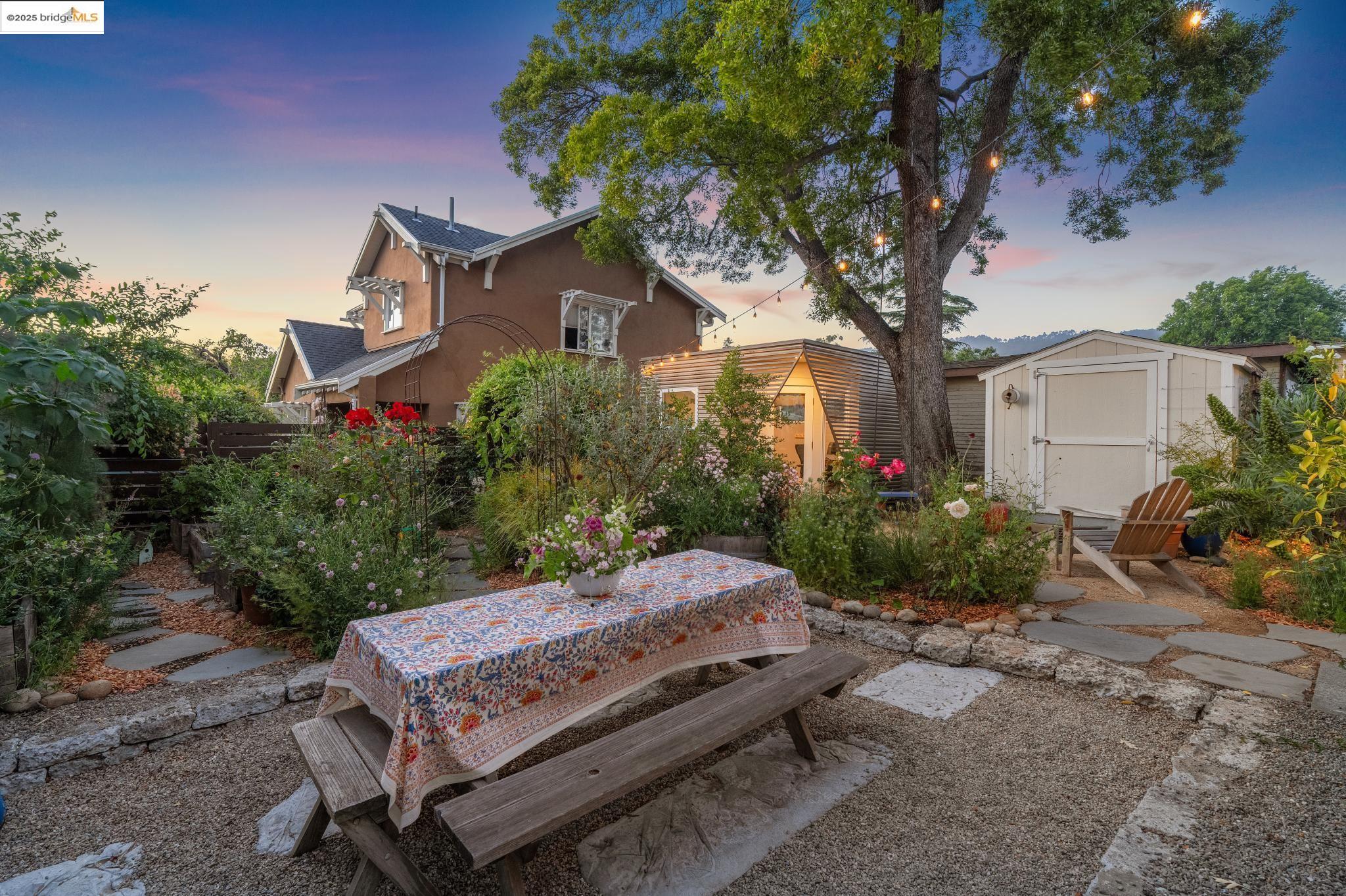 3701 Midvale Ave