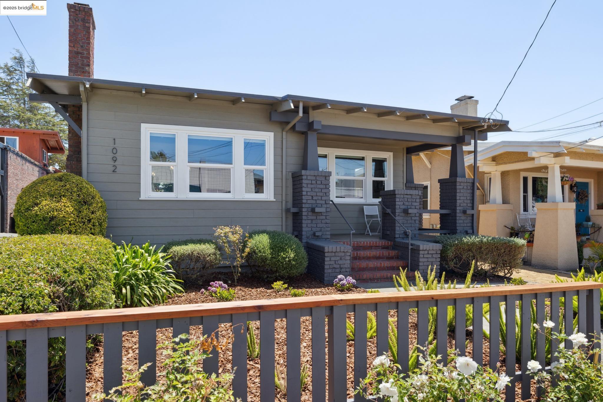1092 Dwight Way