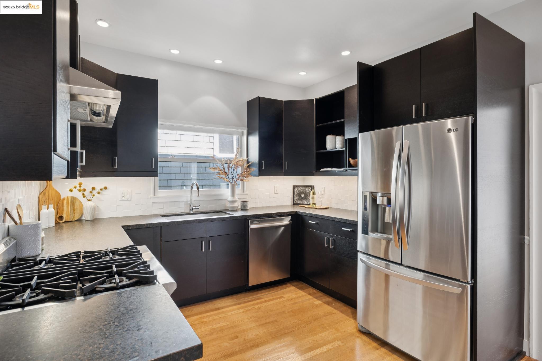 737-739 61st St