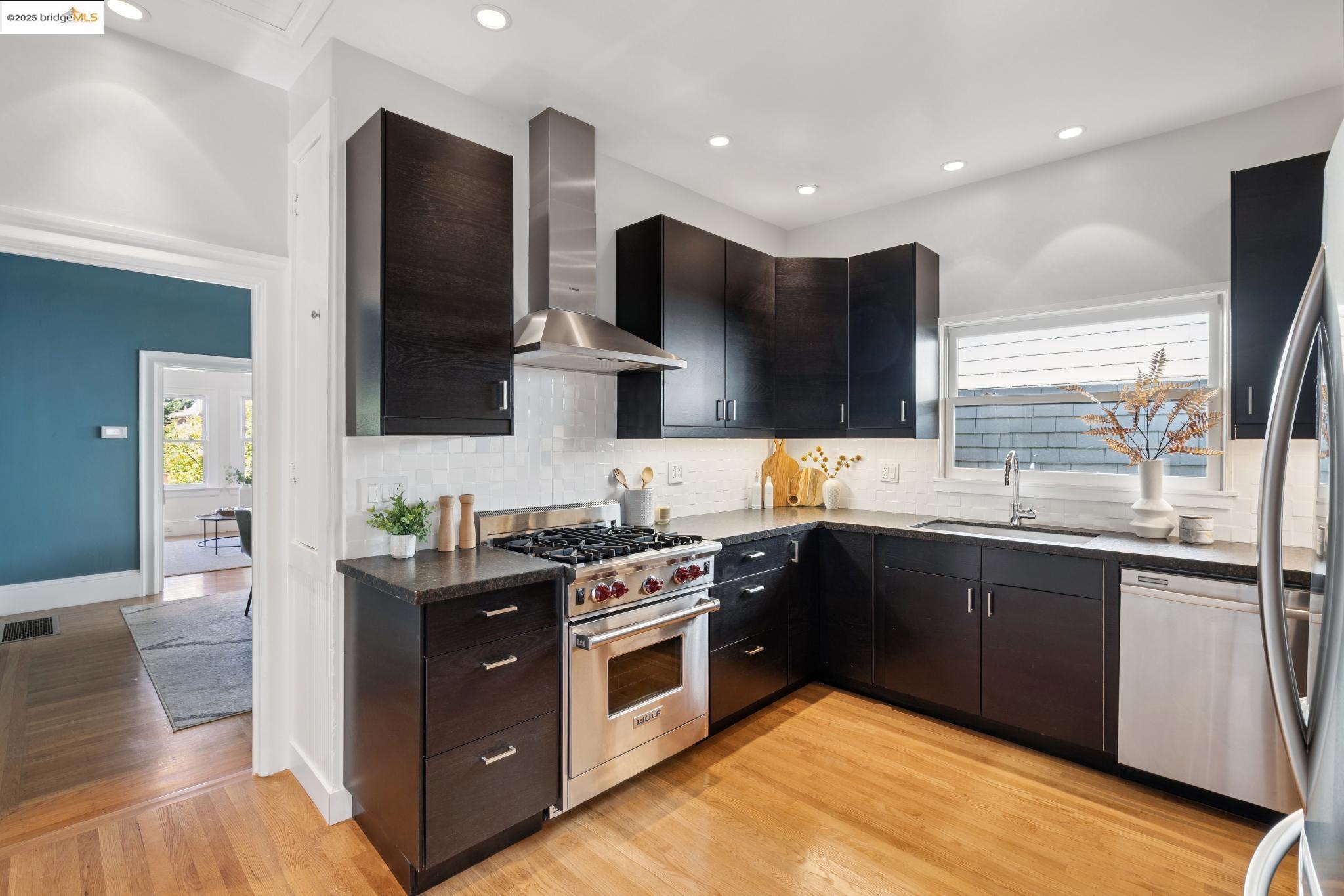737-739 61st St