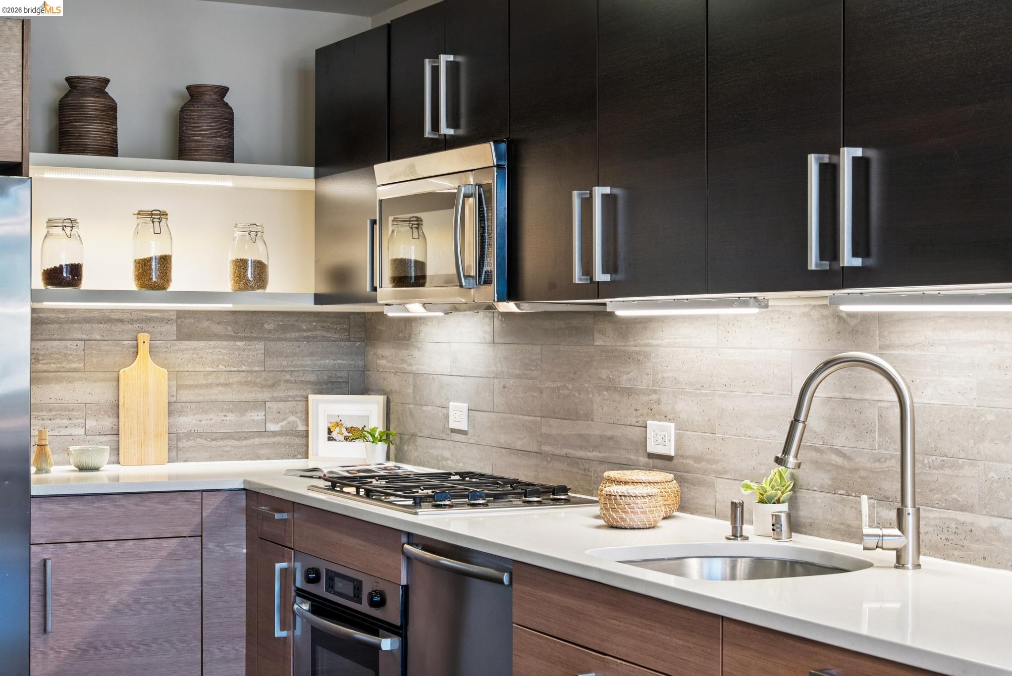 6465 San Pablo # 203