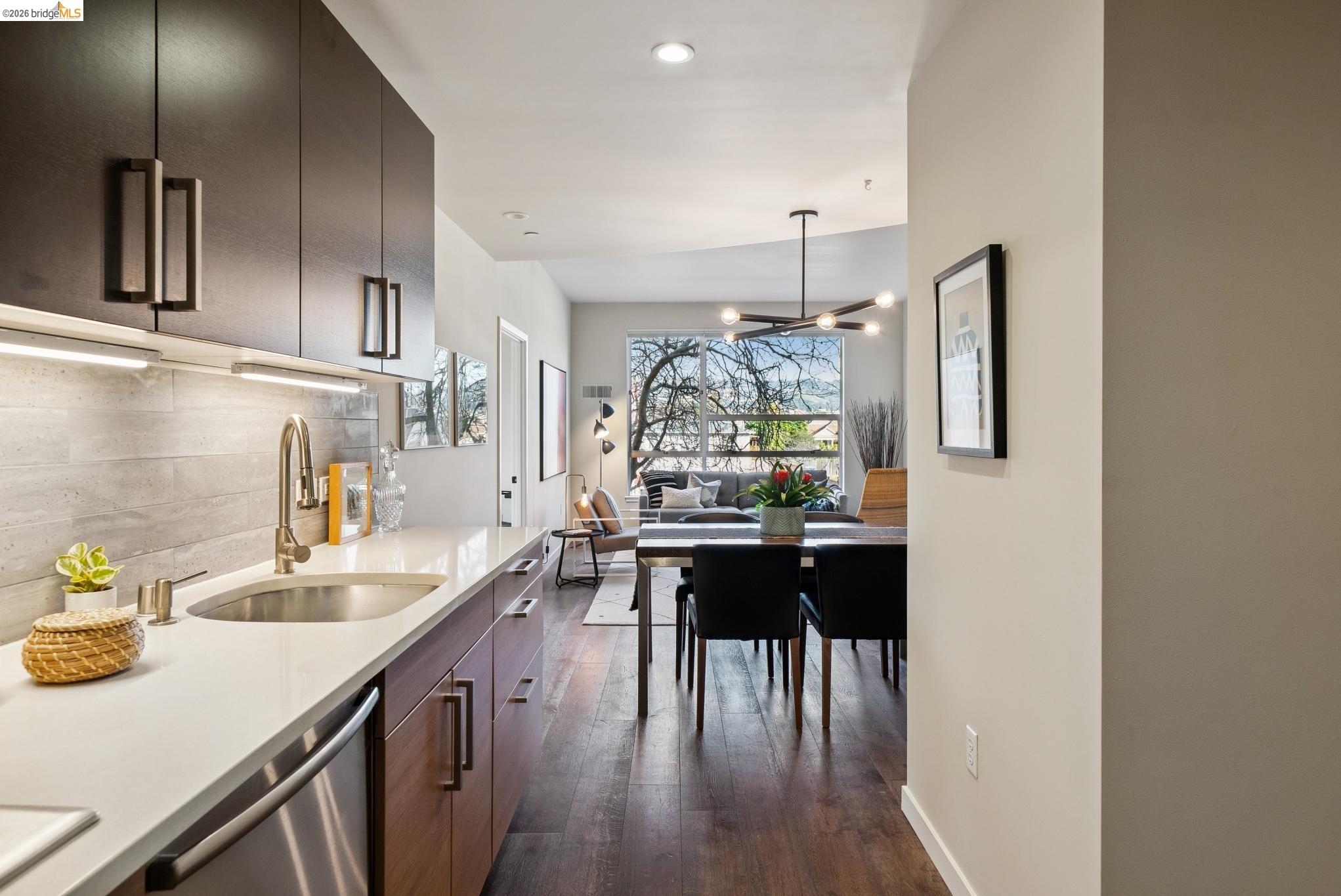 6465 San Pablo # 203