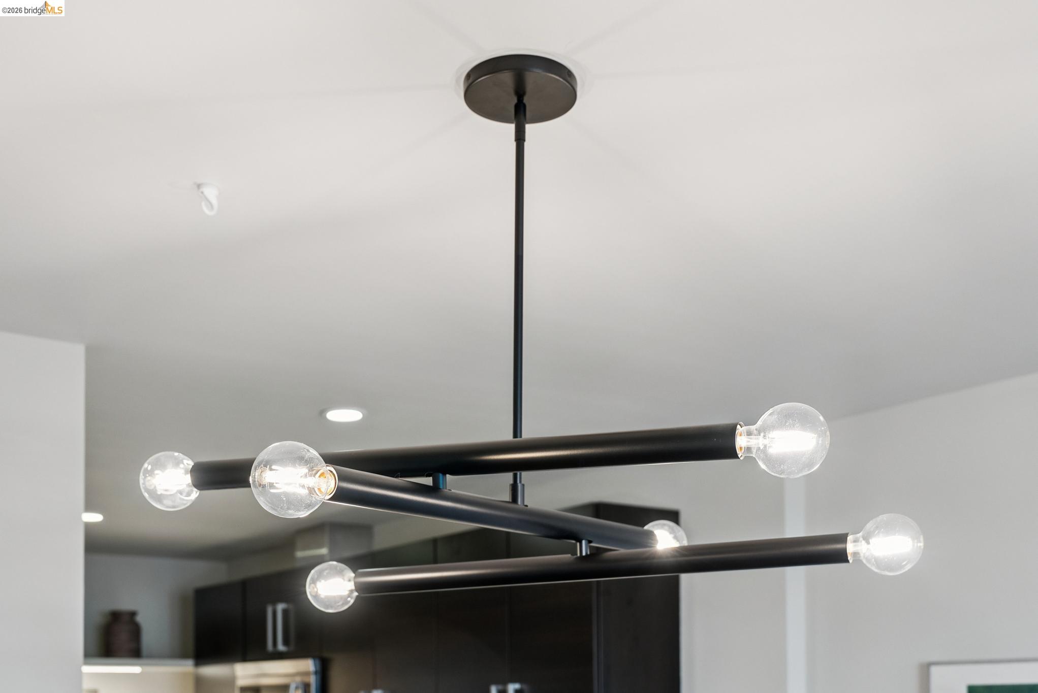 6465 San Pablo # 203