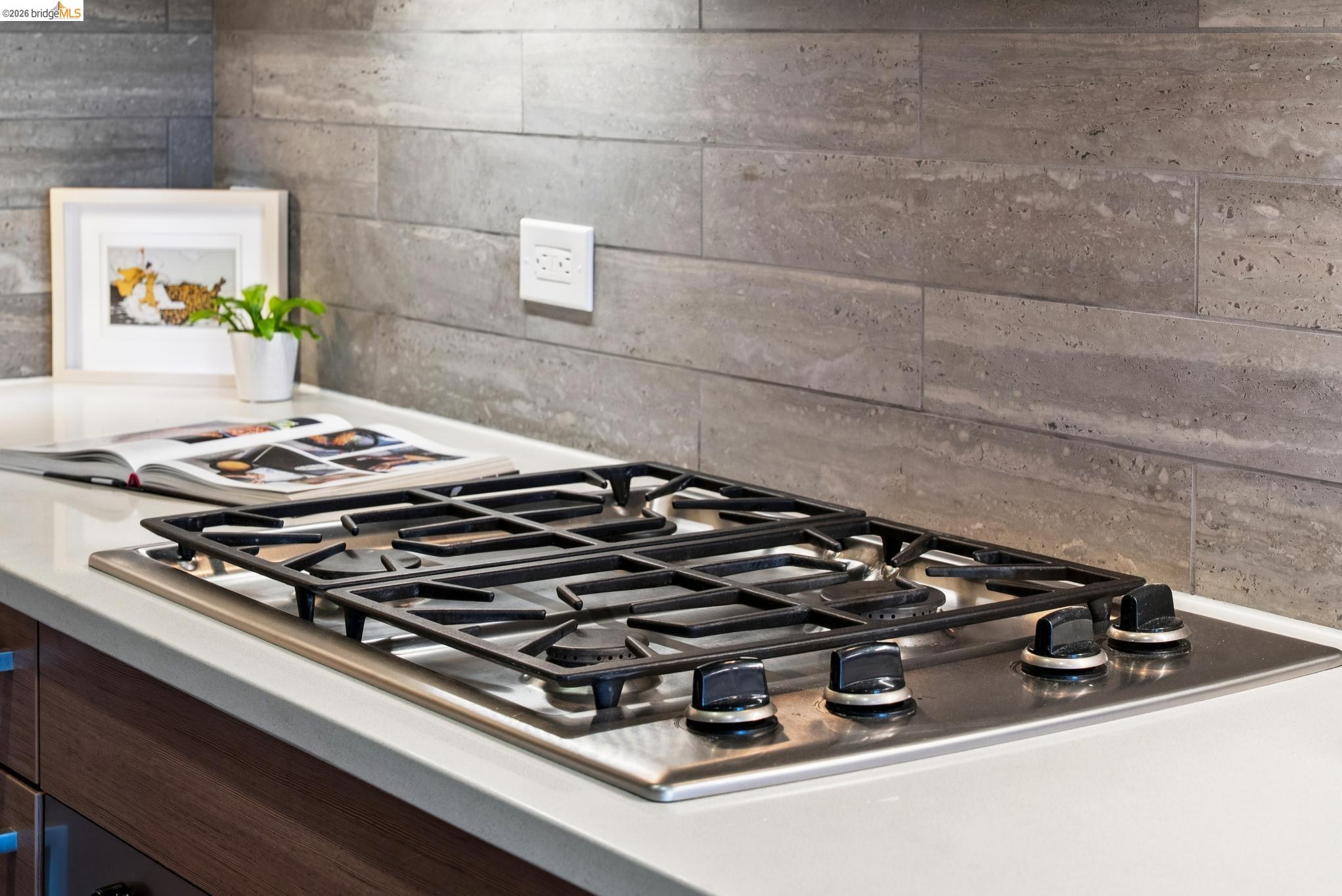 6465 San Pablo # 203