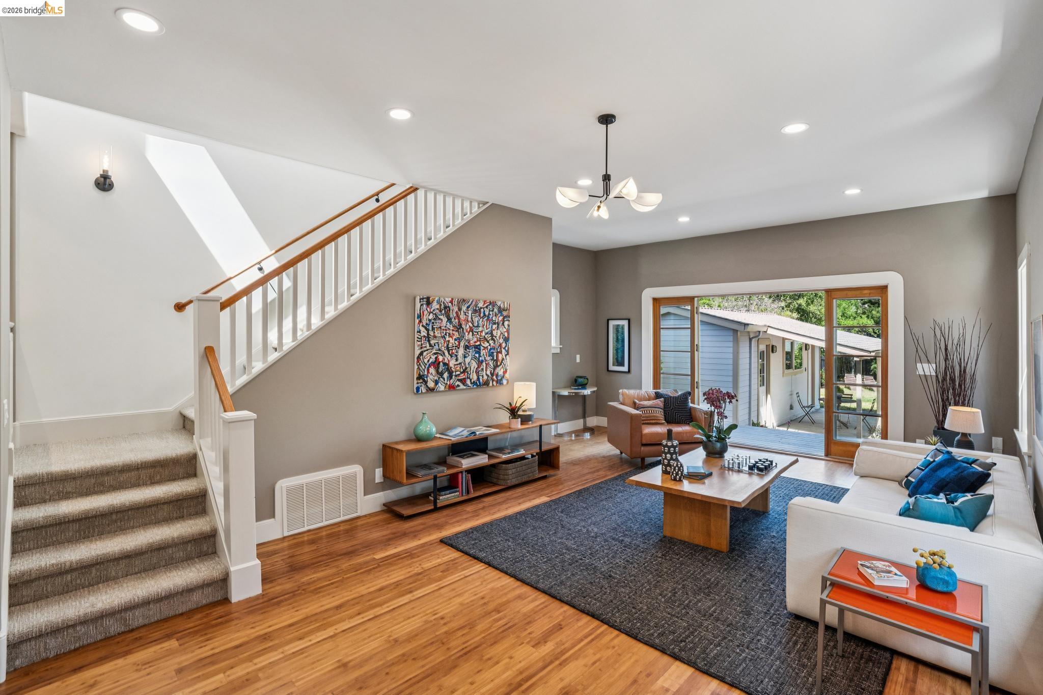 3136 Arizona St