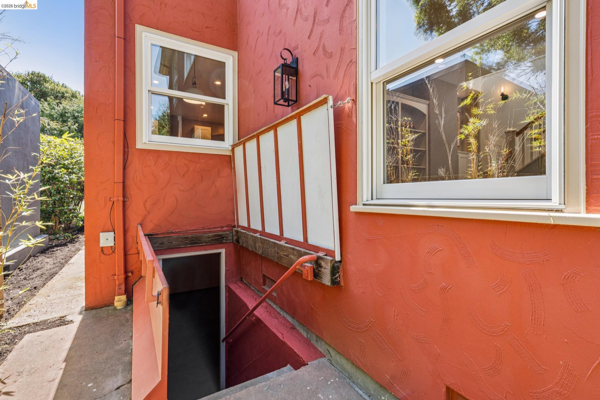 3136 Arizona St