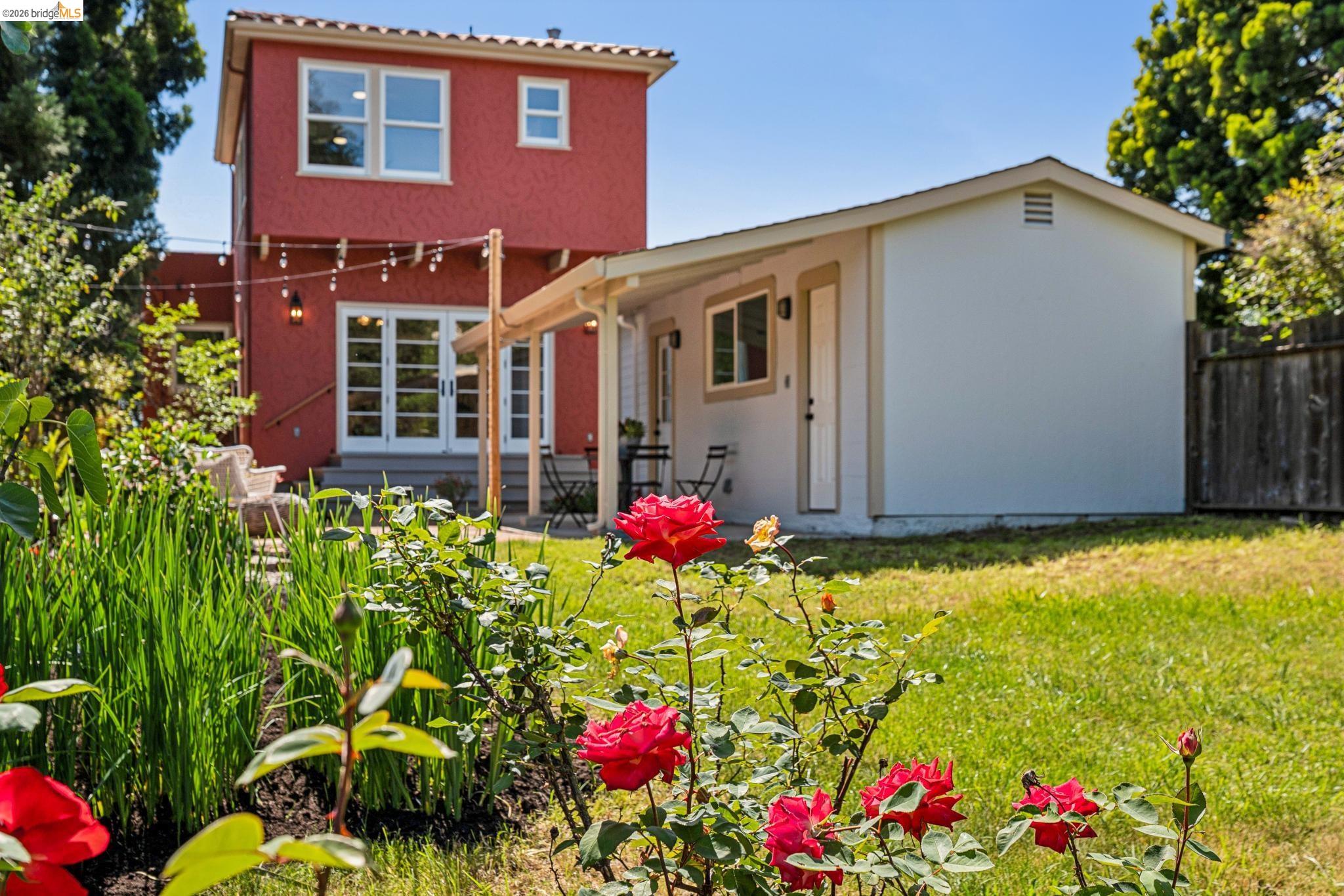 3136 Arizona St
