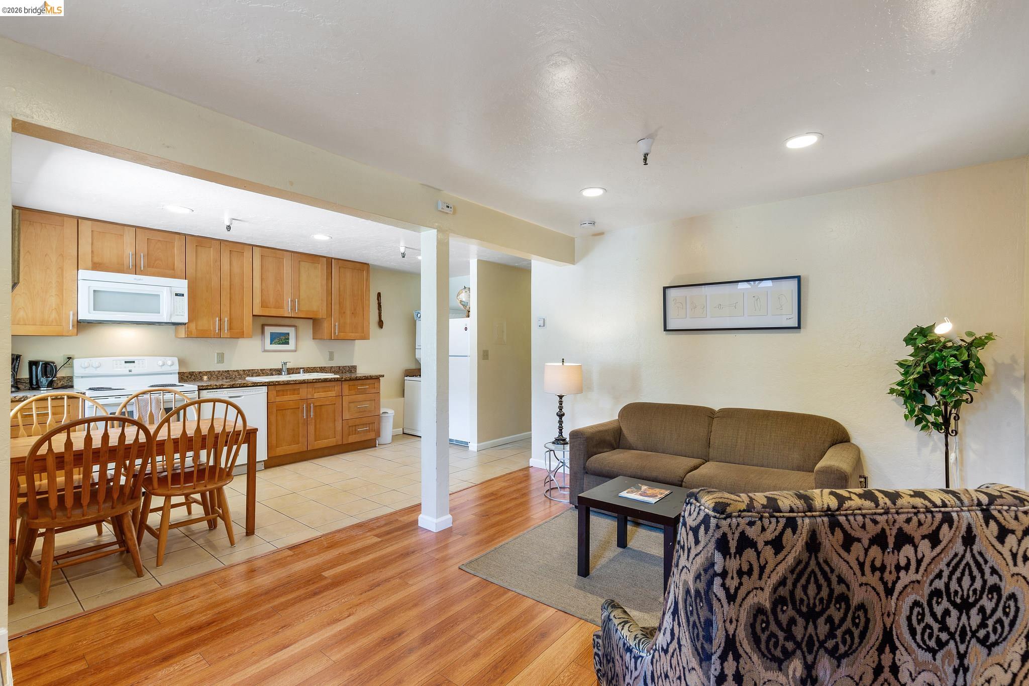 4722-4726 Shattuck Ave