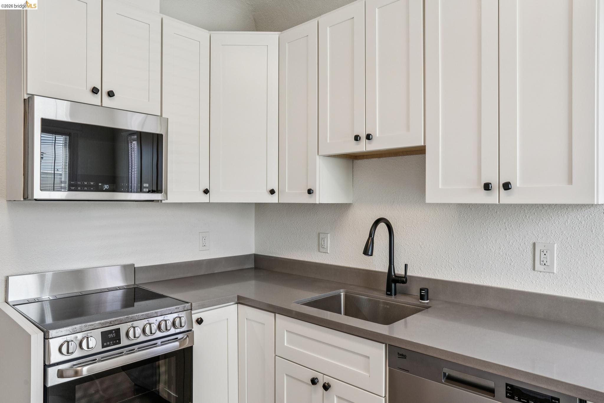 4722-4726 Shattuck Ave