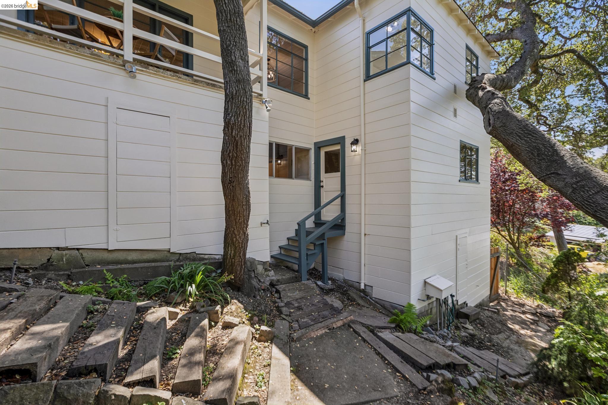 2380 Leimert Blvd