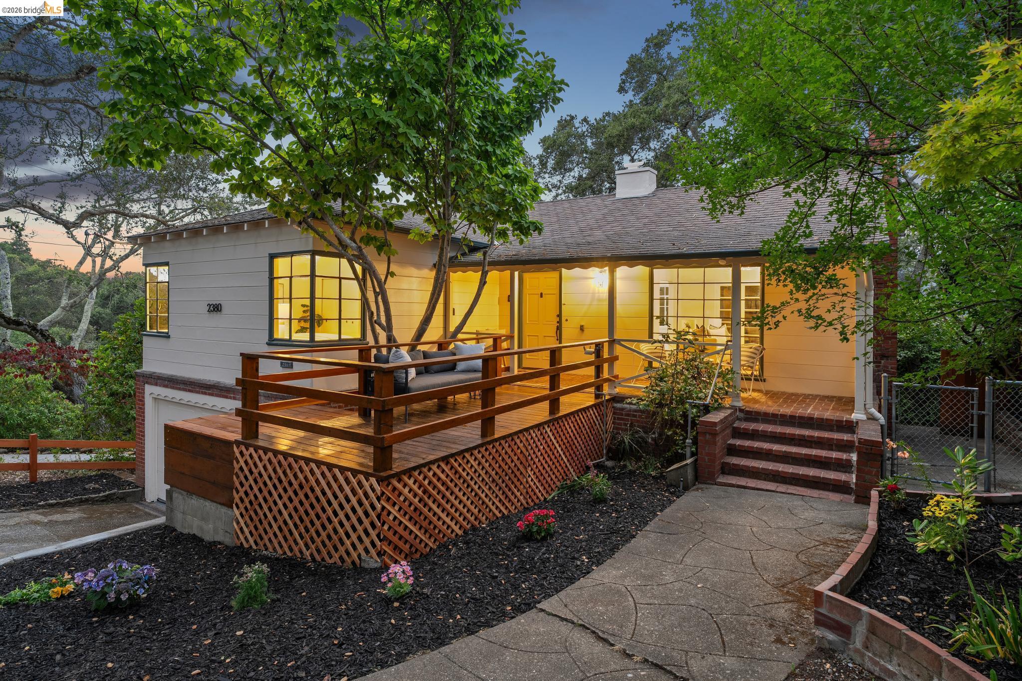 2380 Leimert Blvd