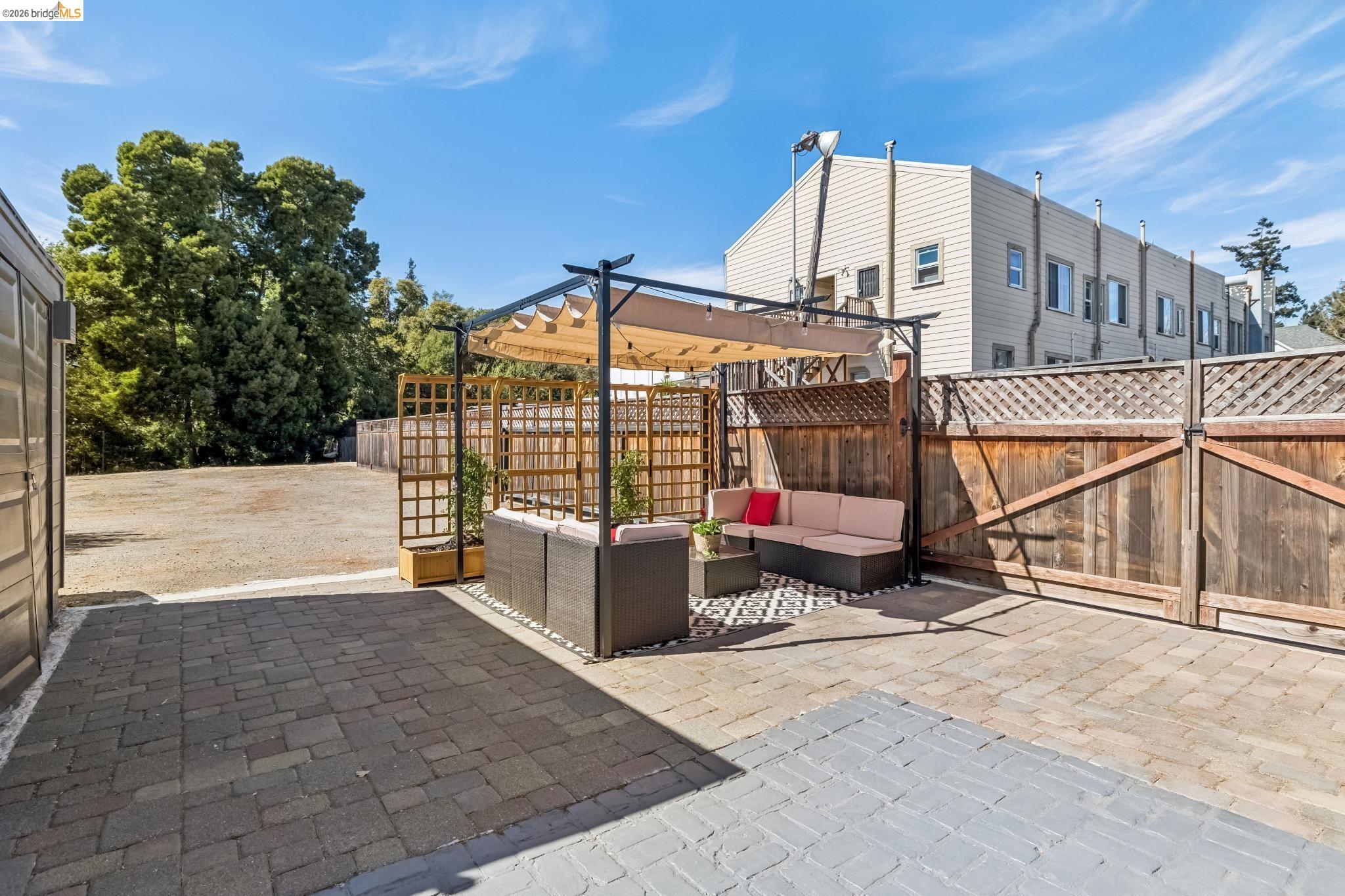 3435 Dimond Ave