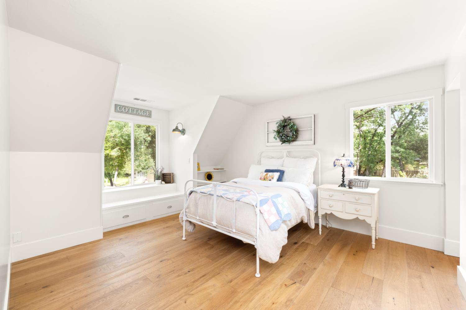 3359 Saint Ives Court