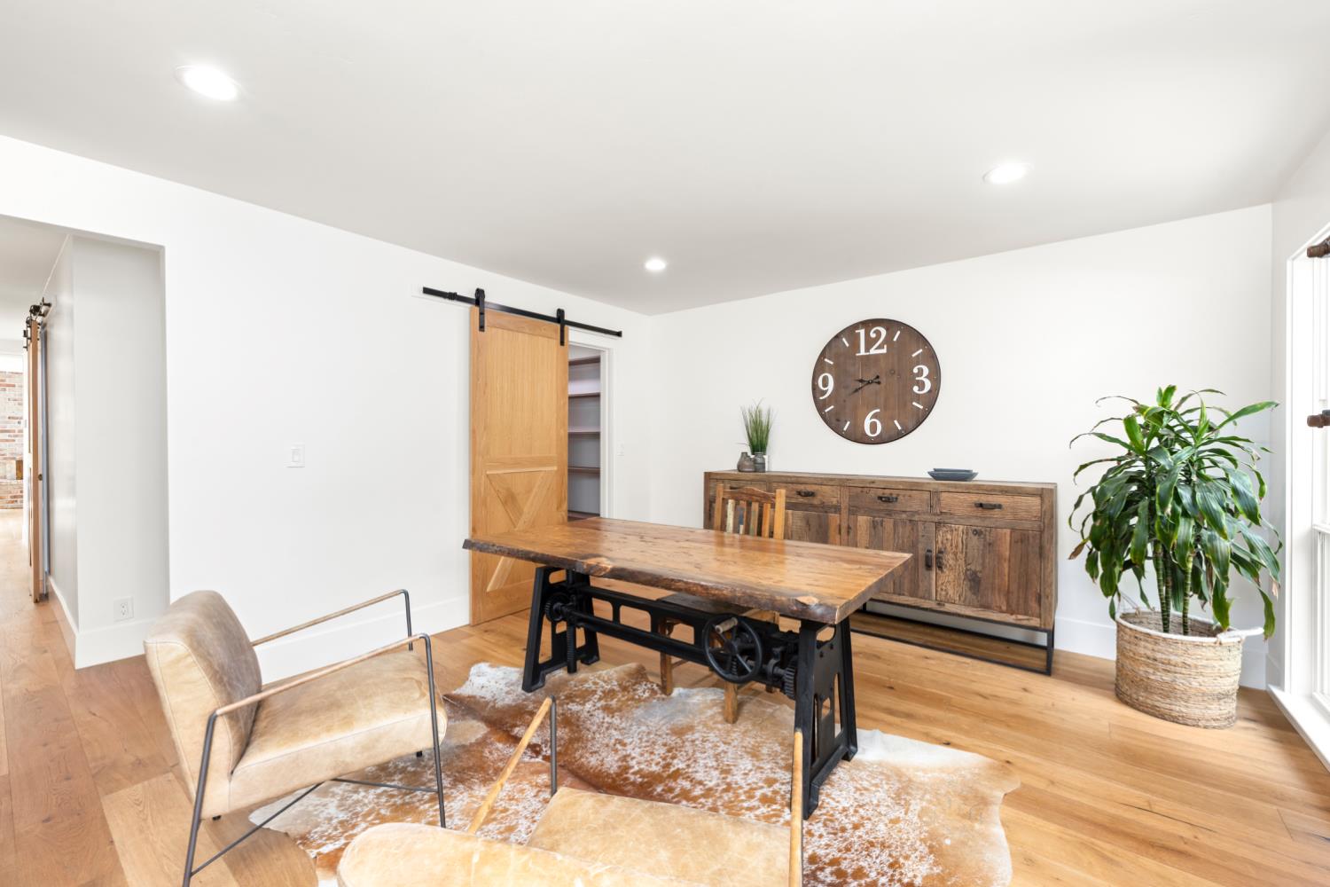 3359 Saint Ives Court