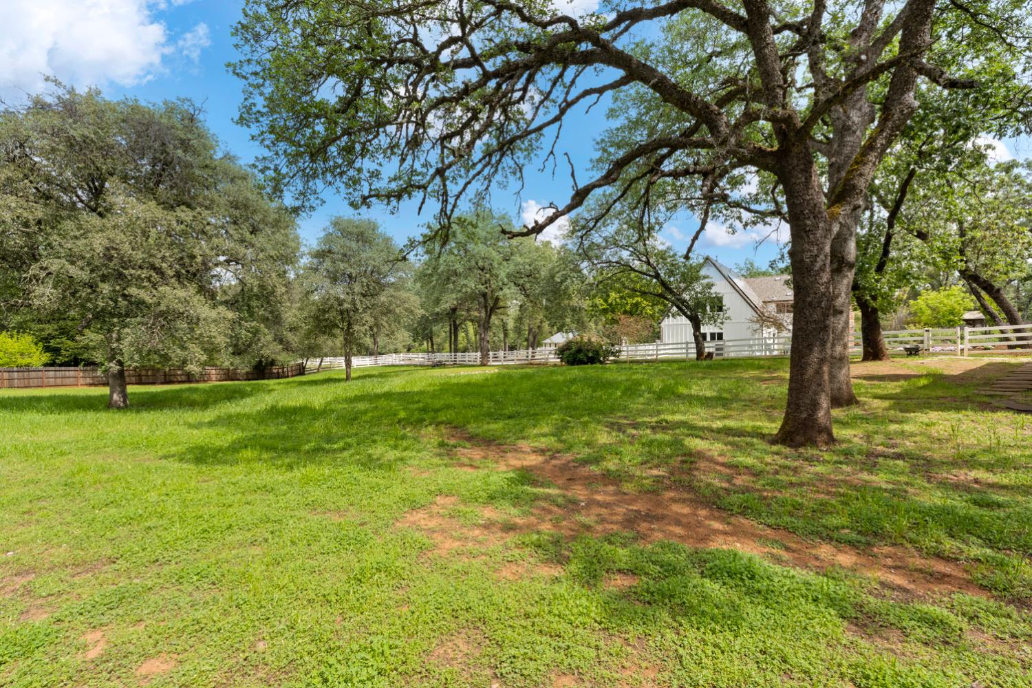 3359 Saint Ives Court