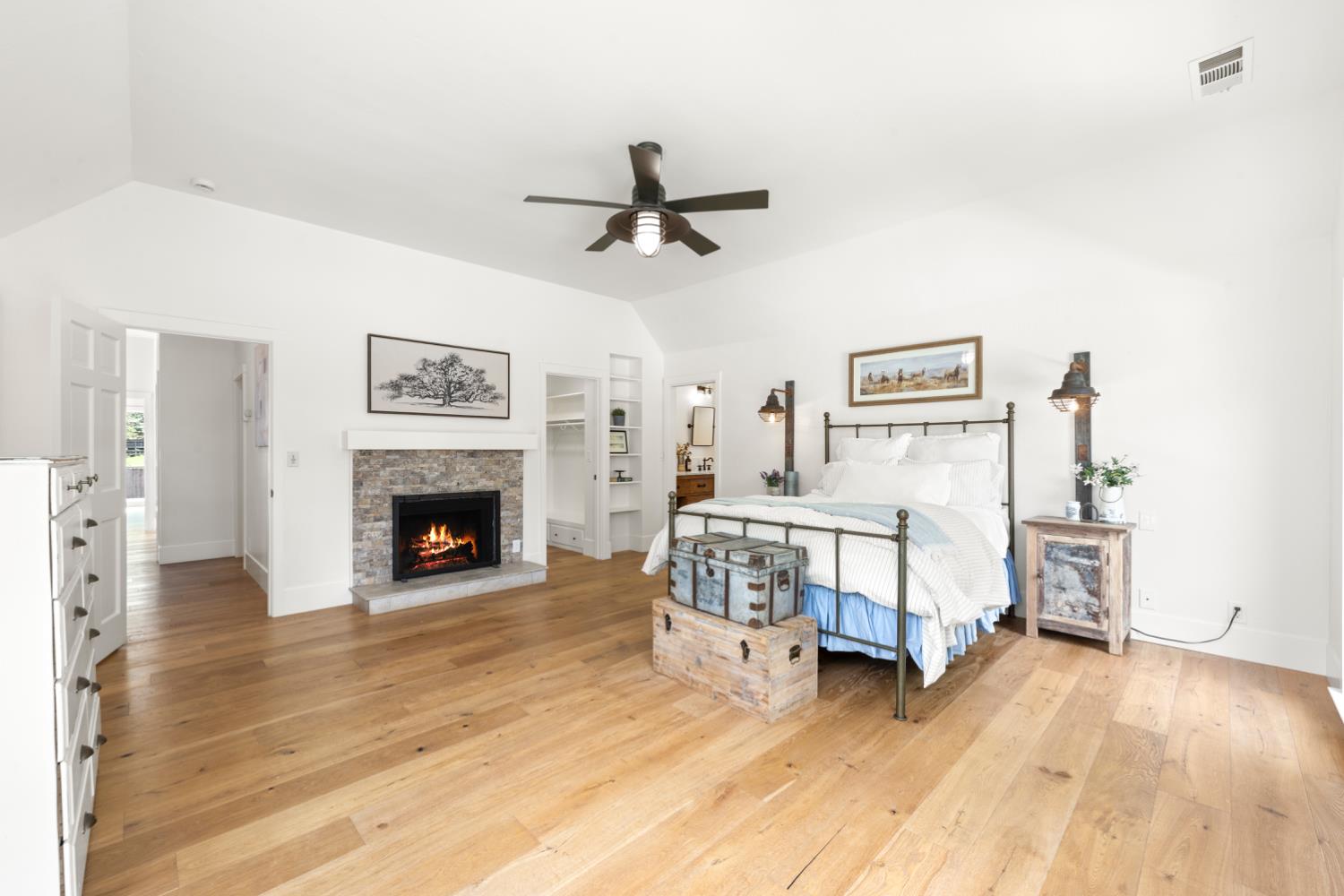 3359 Saint Ives Court