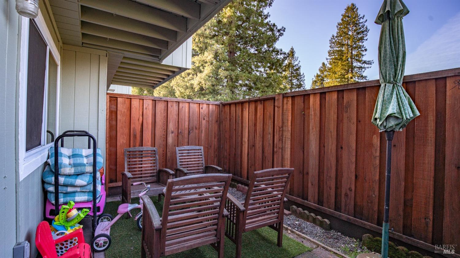 575 Racquet Club Cir