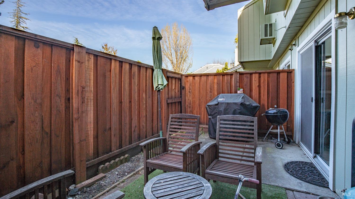 575 Racquet Club Cir