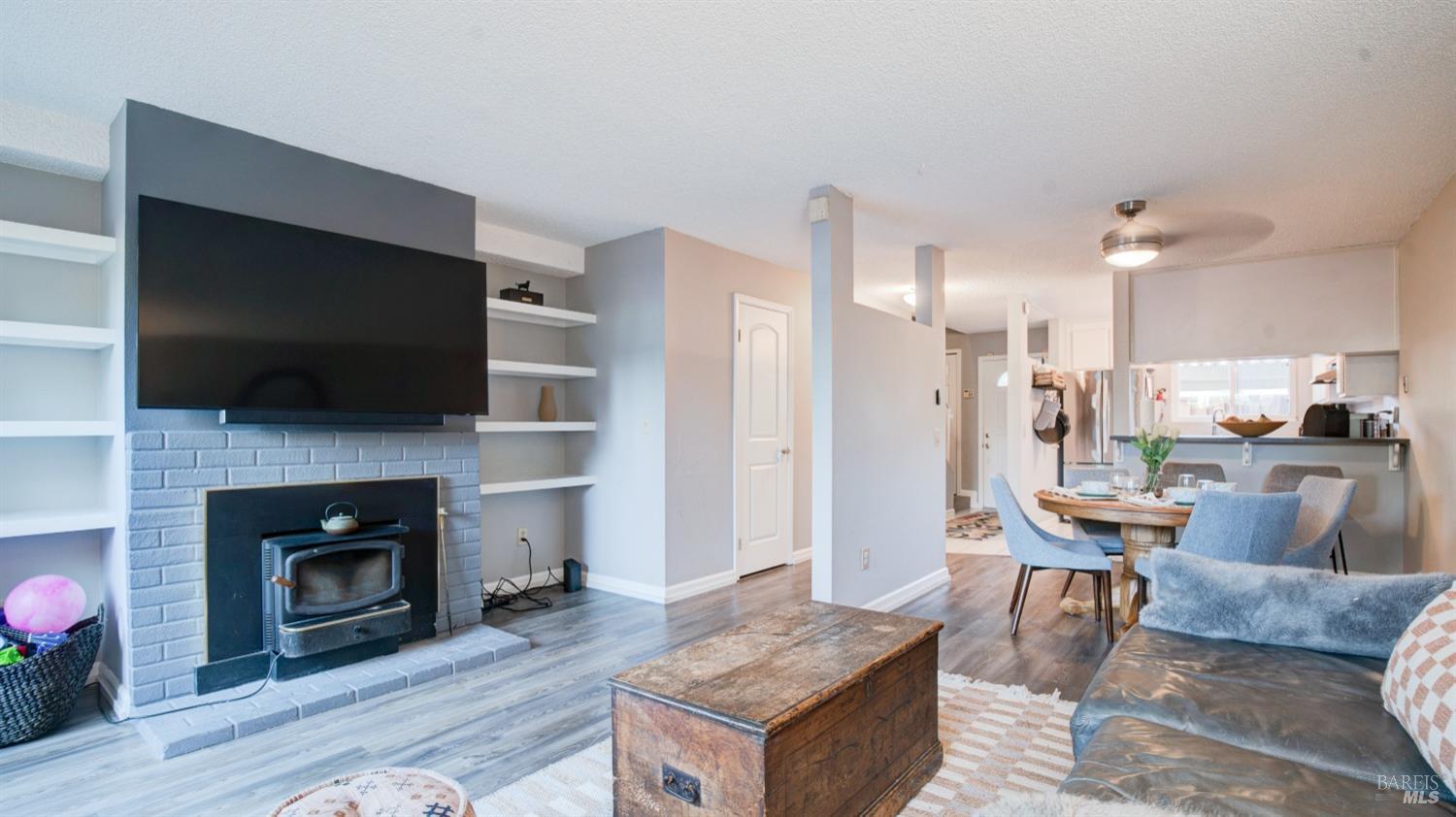 575 Racquet Club Cir