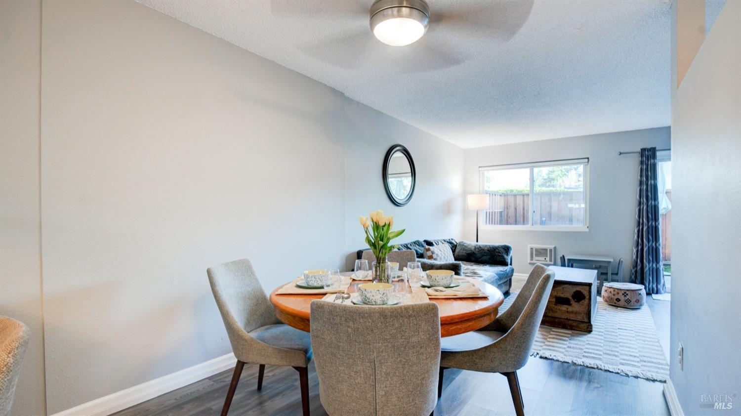 575 Racquet Club Cir