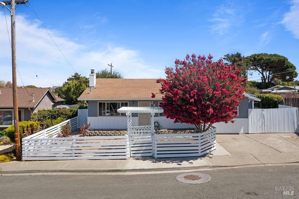 230 La Brea Street
