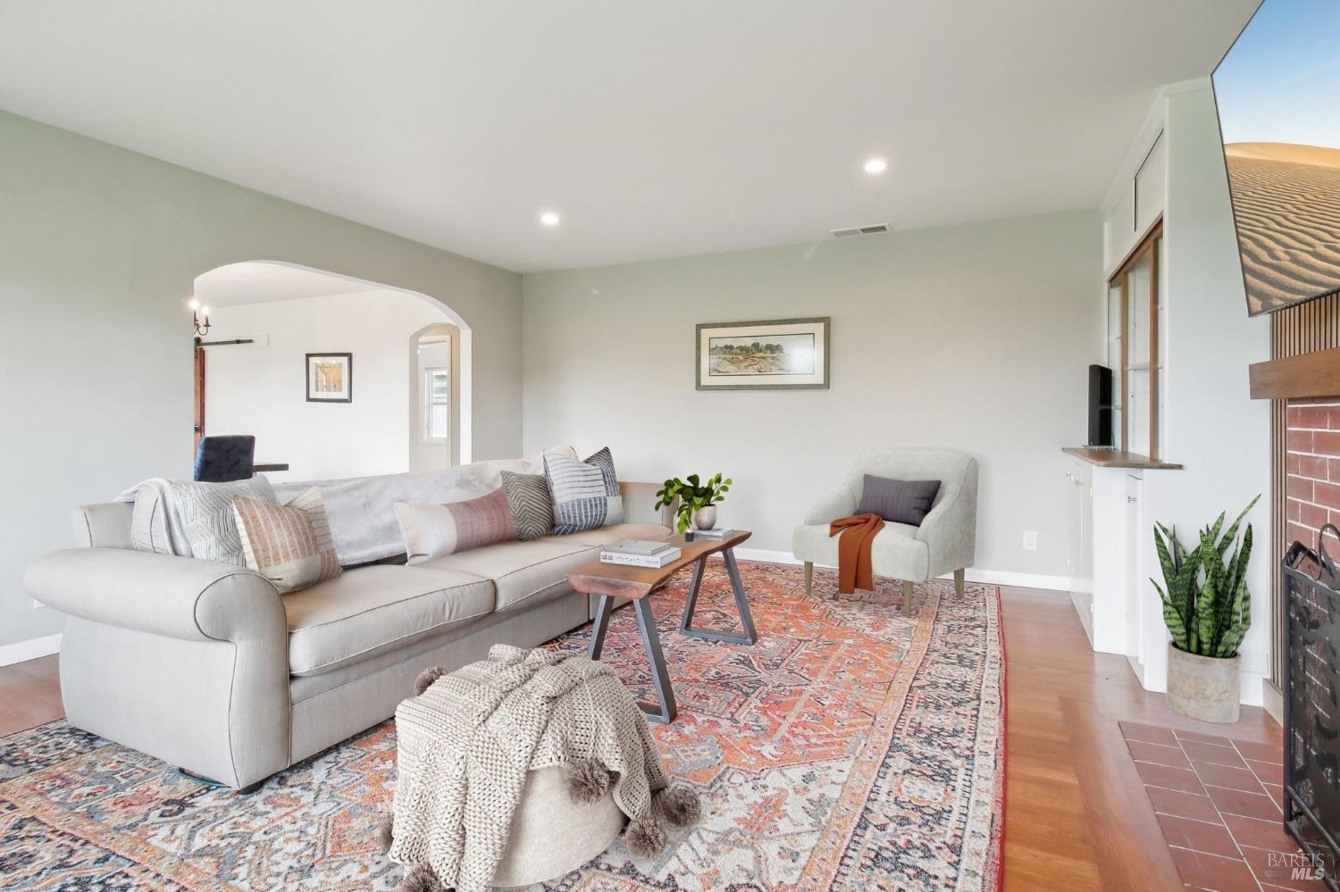 5867 Old Redwood Hwy