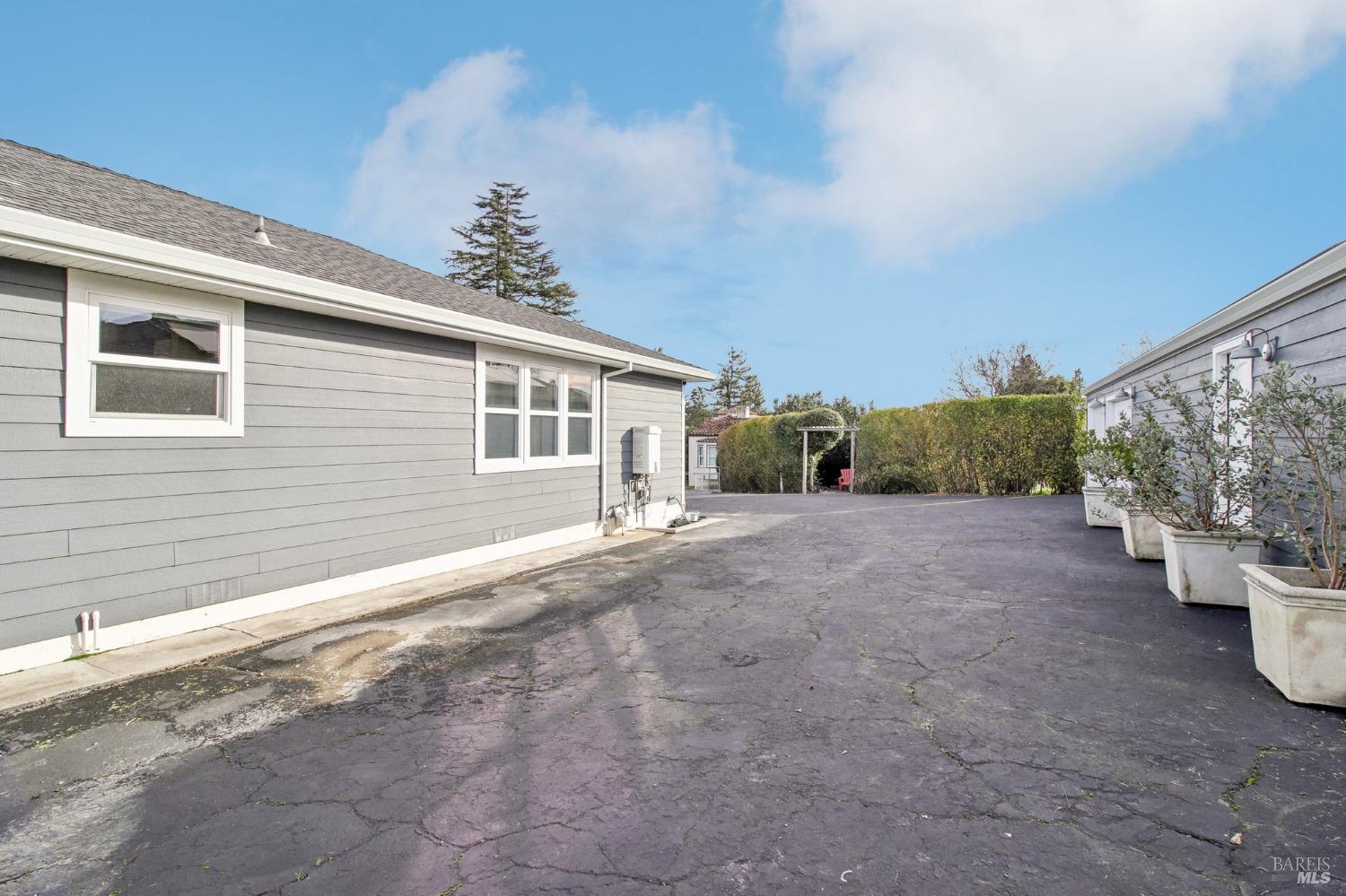 5867 Old Redwood Hwy