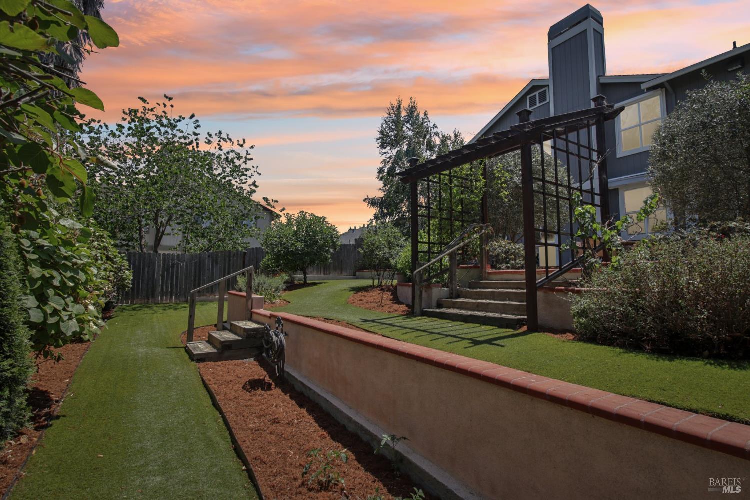 8350 Dorfman Dr