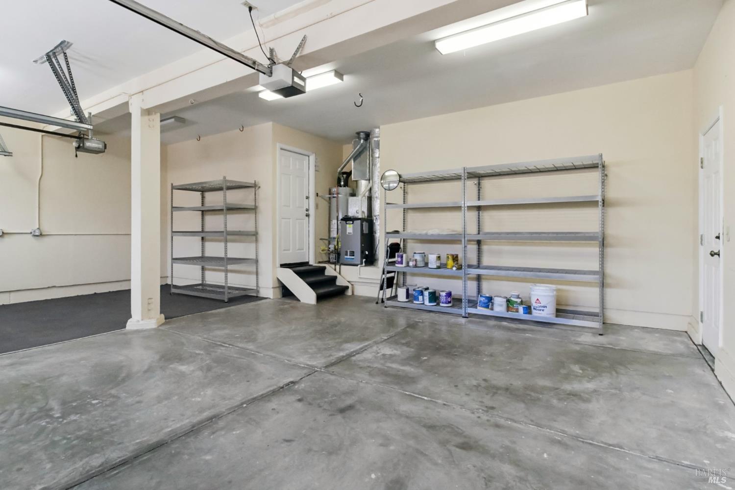 8350 Dorfman Dr